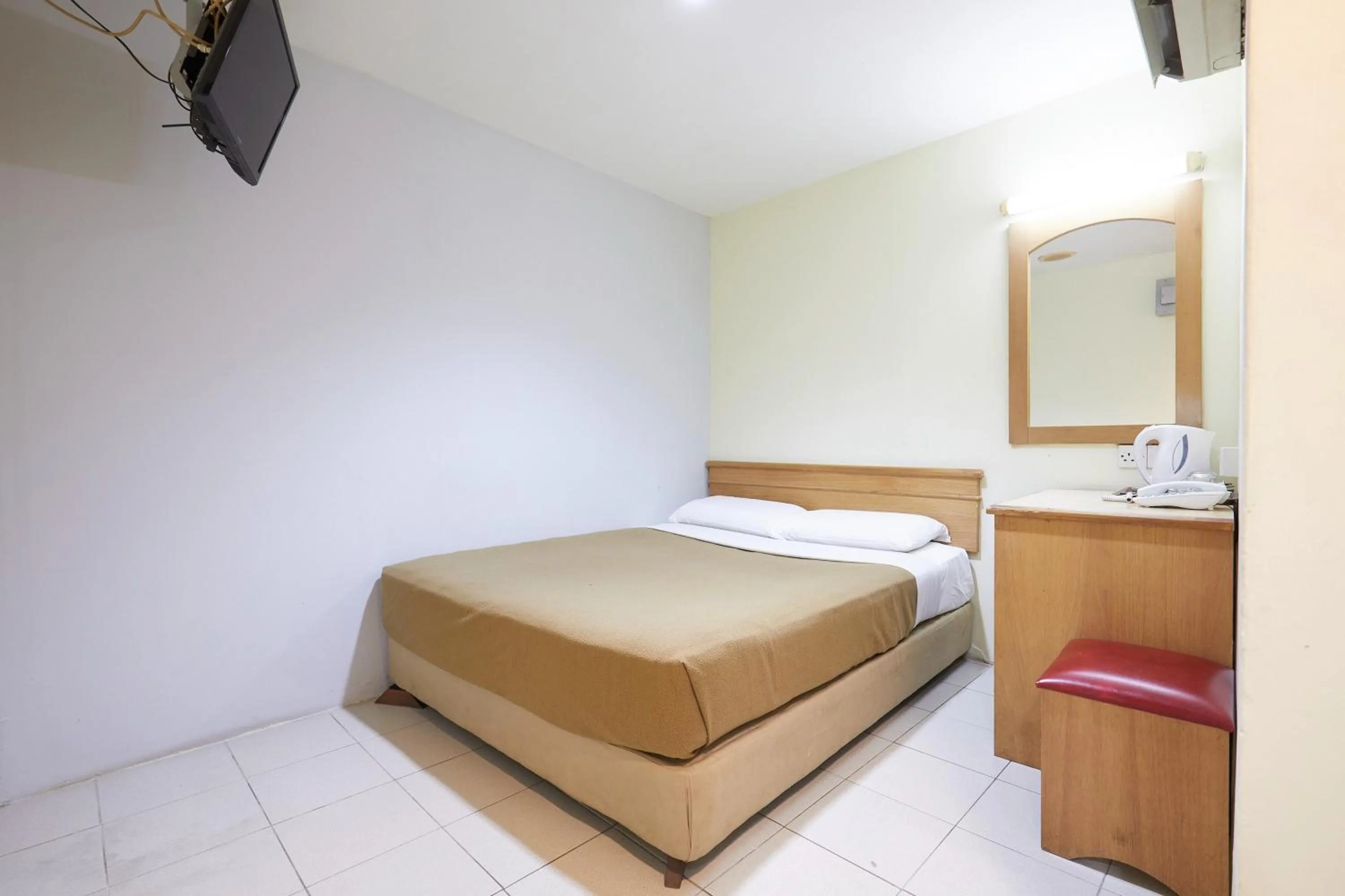 Bedroom, Bed in Tang City Hotel, Petaling Street, Merdeka PNB 118 Tower
