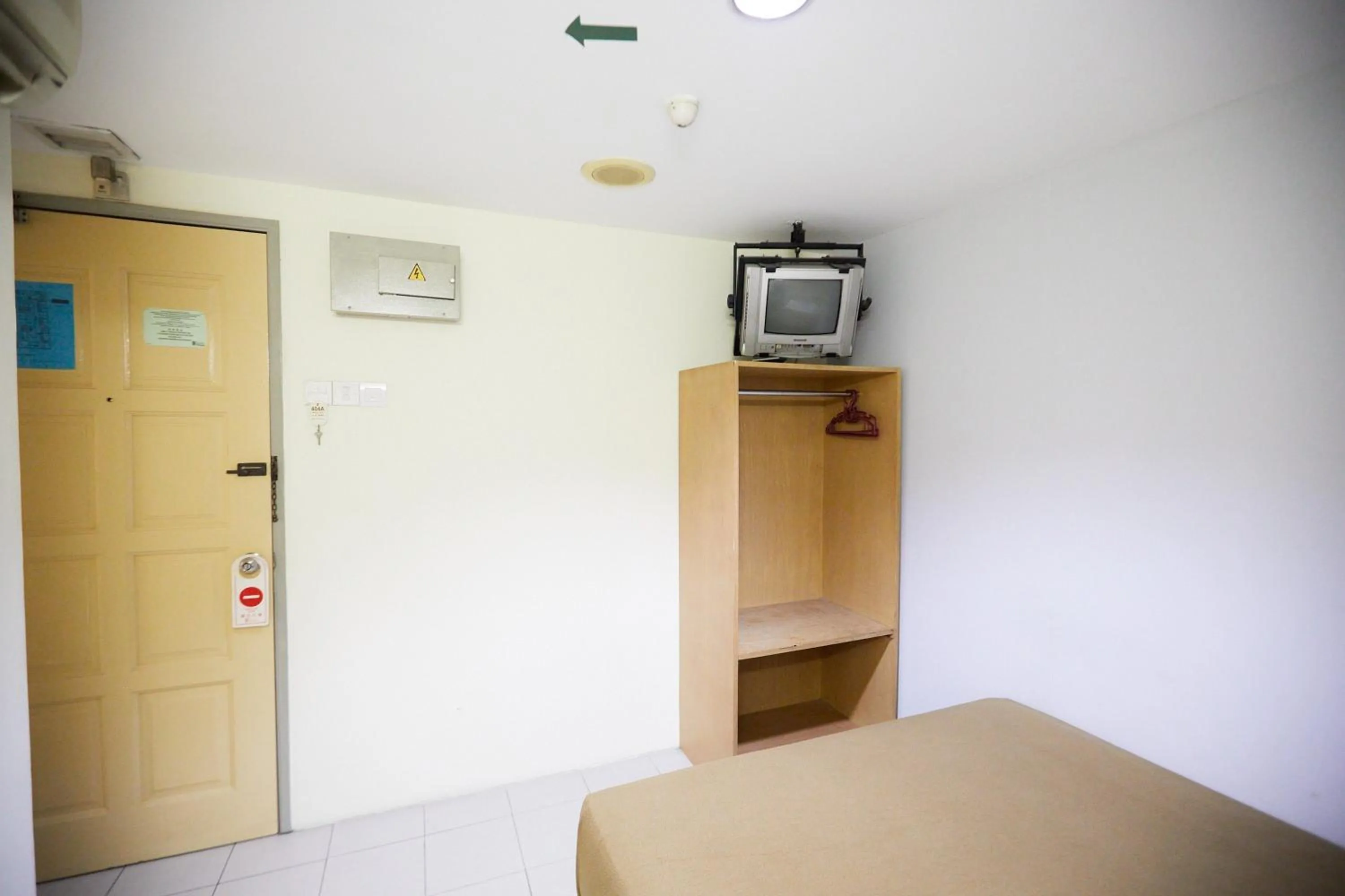 Photo of the whole room, Bed in Tang City Hotel, Petaling Street, Merdeka PNB 118 Tower