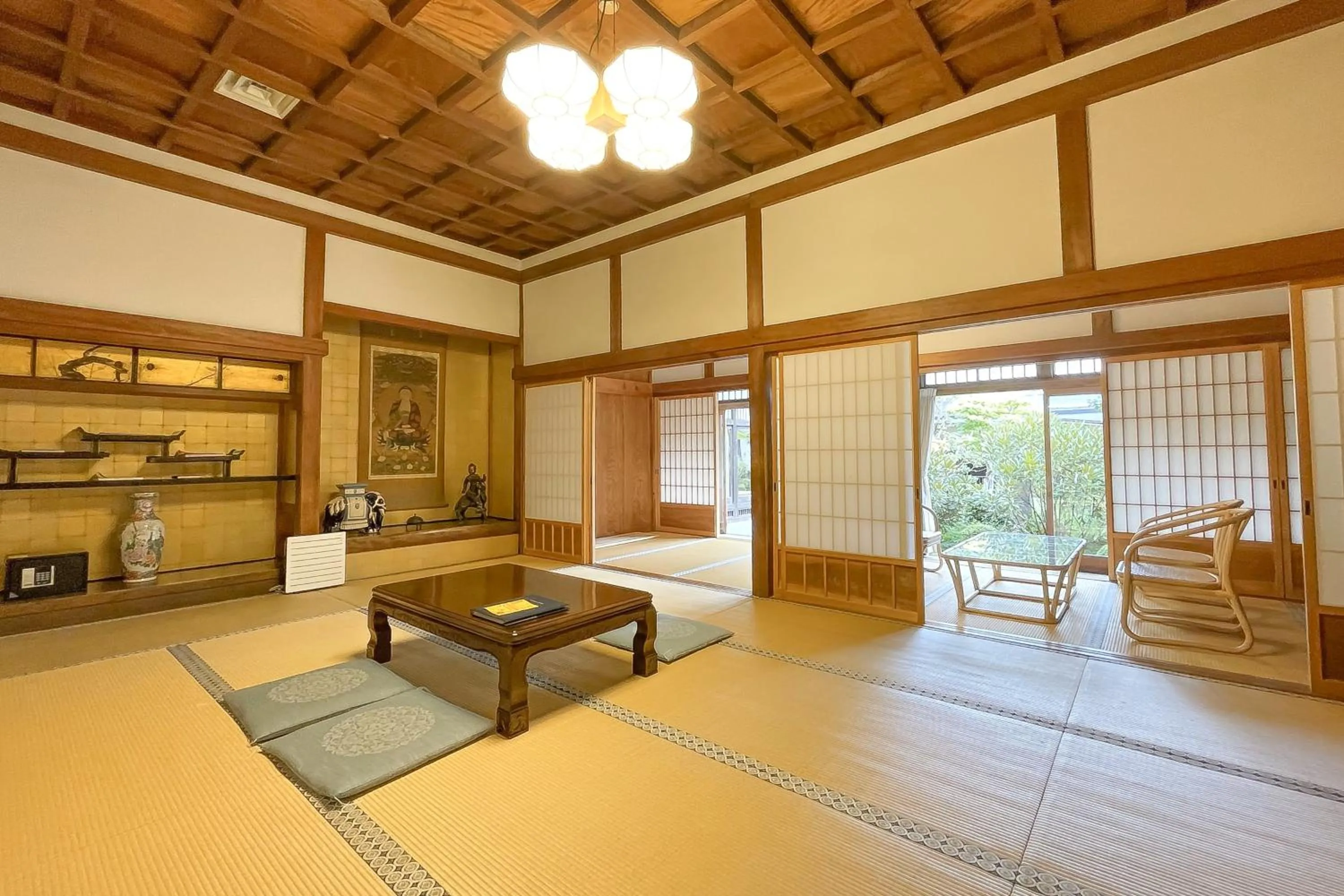 Photo of the whole room in Koyasan Shukubo Jokiin