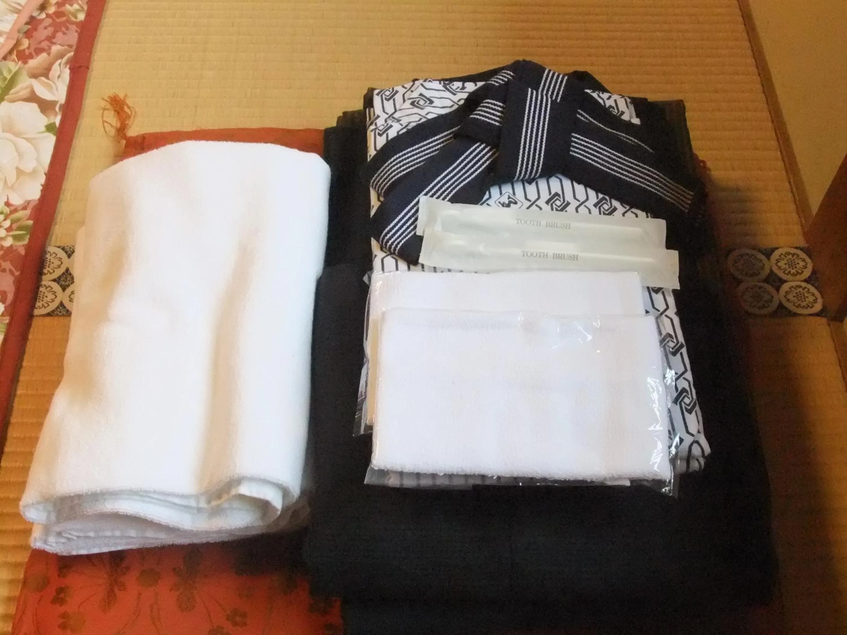 Photo of the whole room, Bed in Koyasan Shukubo Jokiin