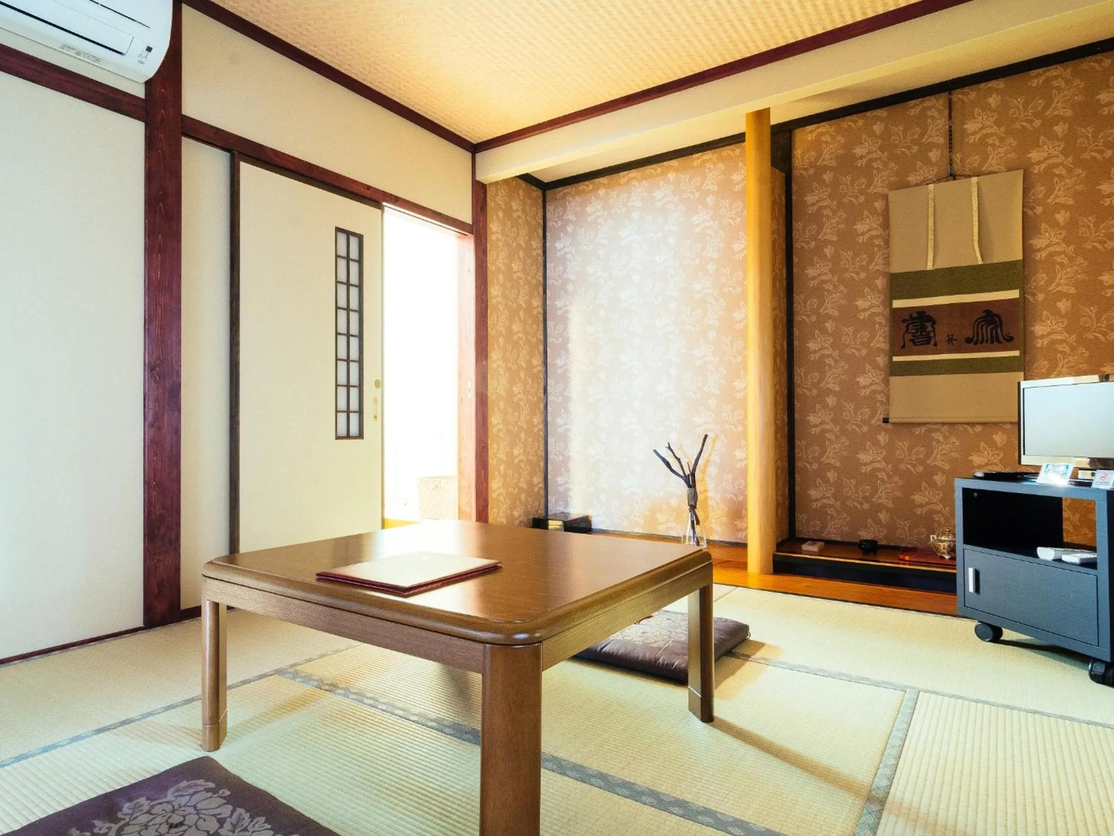 Photo of the whole room in Koyasan Shukubo Jokiin