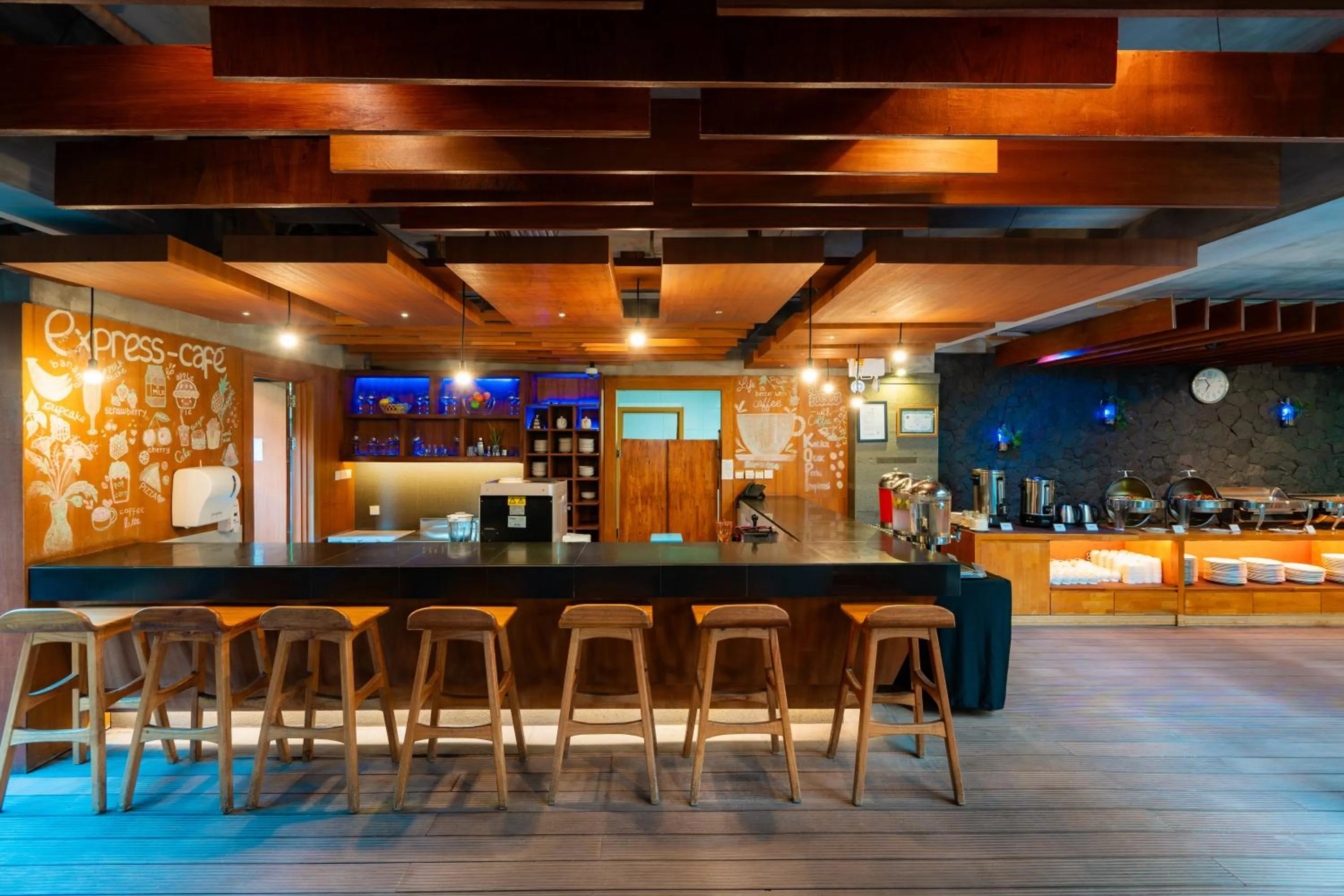 Restaurant/places to eat in Swiss-Belexpress Kuta Legian