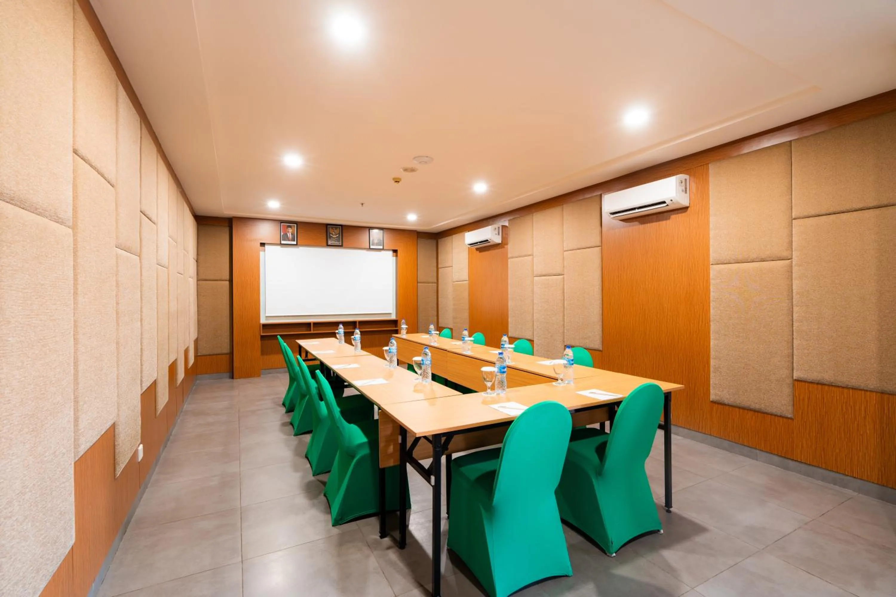 Meeting/conference room in Swiss-Belexpress Kuta Legian