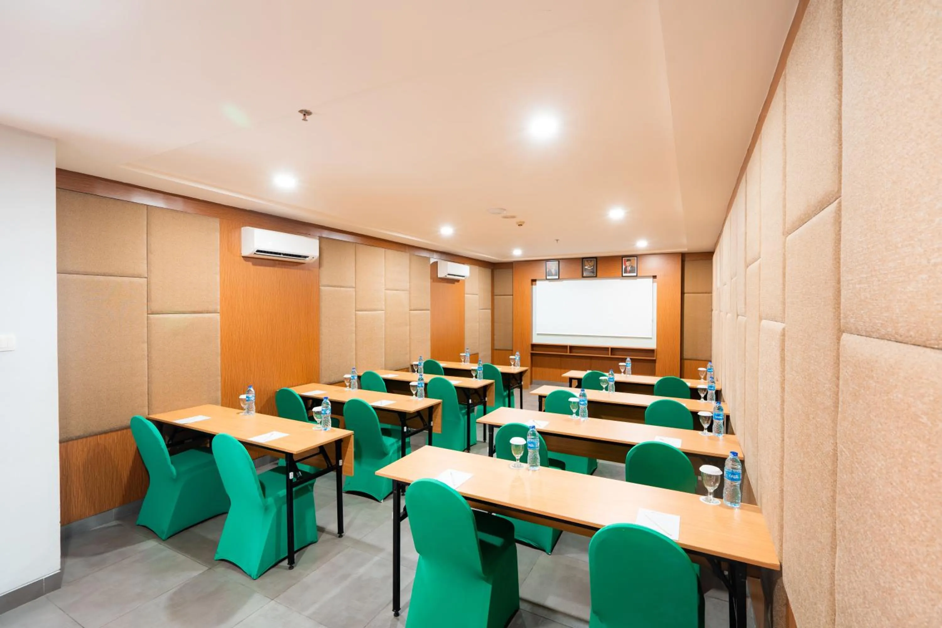 Meeting/conference room in Swiss-Belexpress Kuta Legian