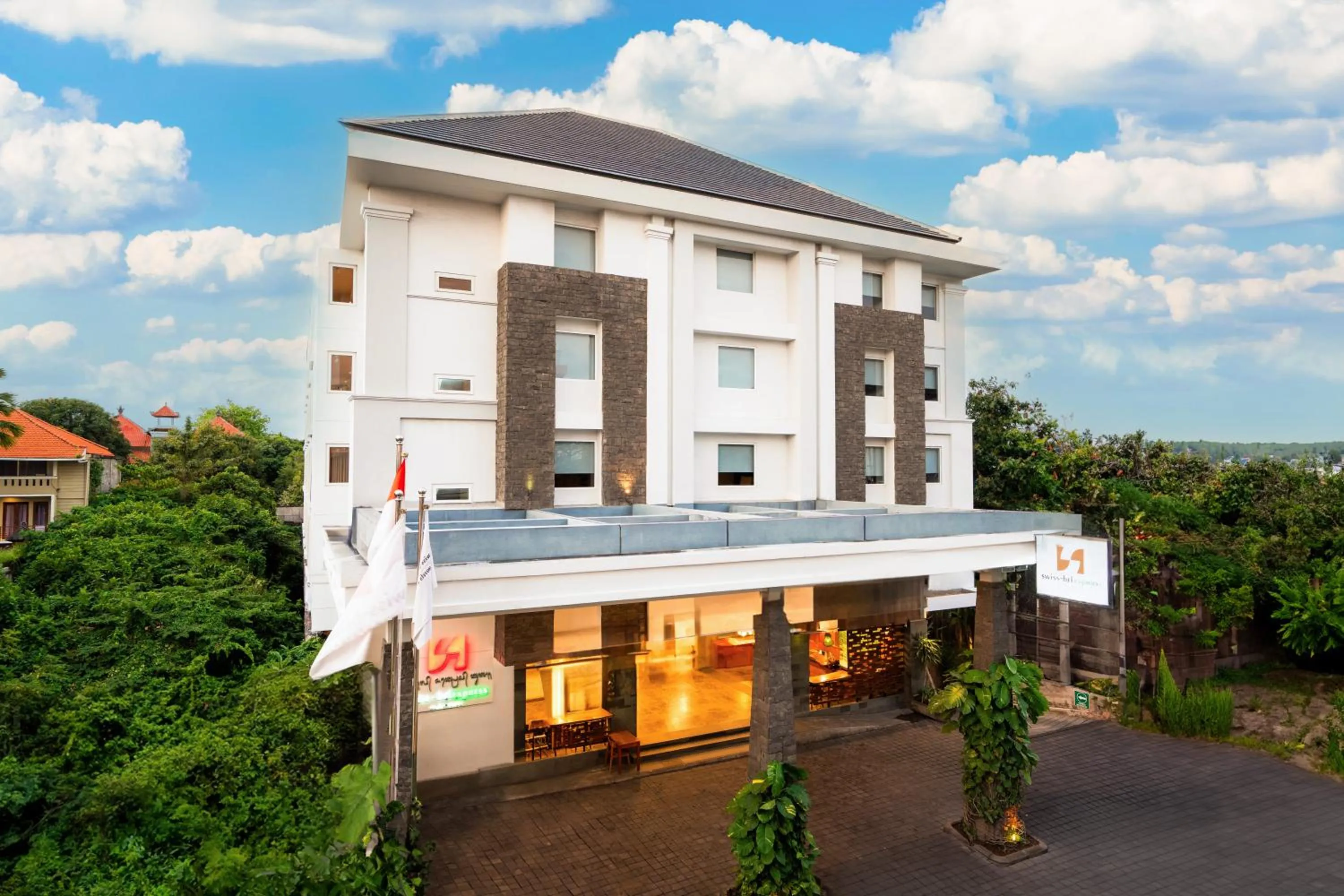 Property building in Swiss-Belexpress Kuta Legian