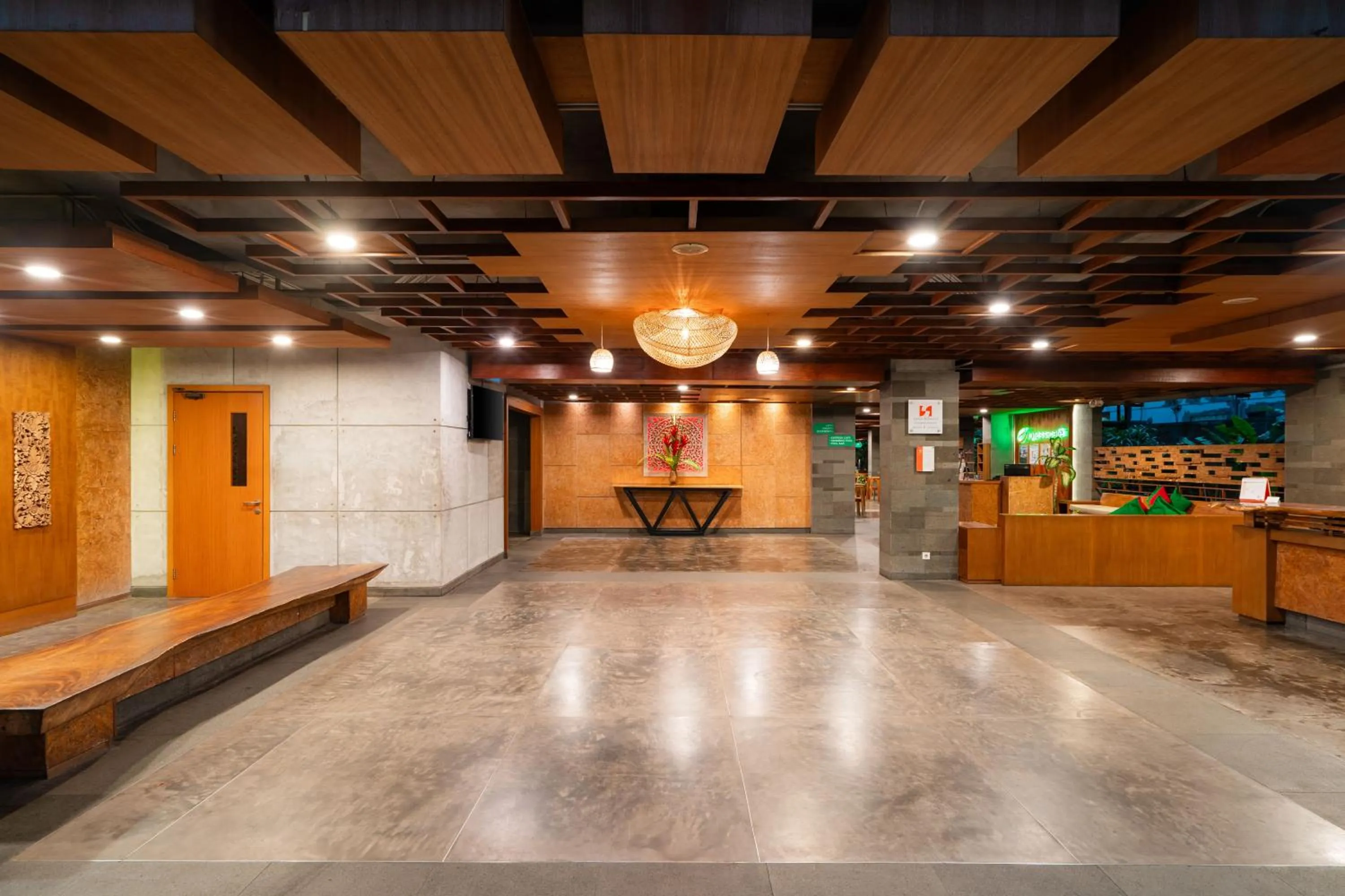 Property building in Swiss-Belexpress Kuta Legian