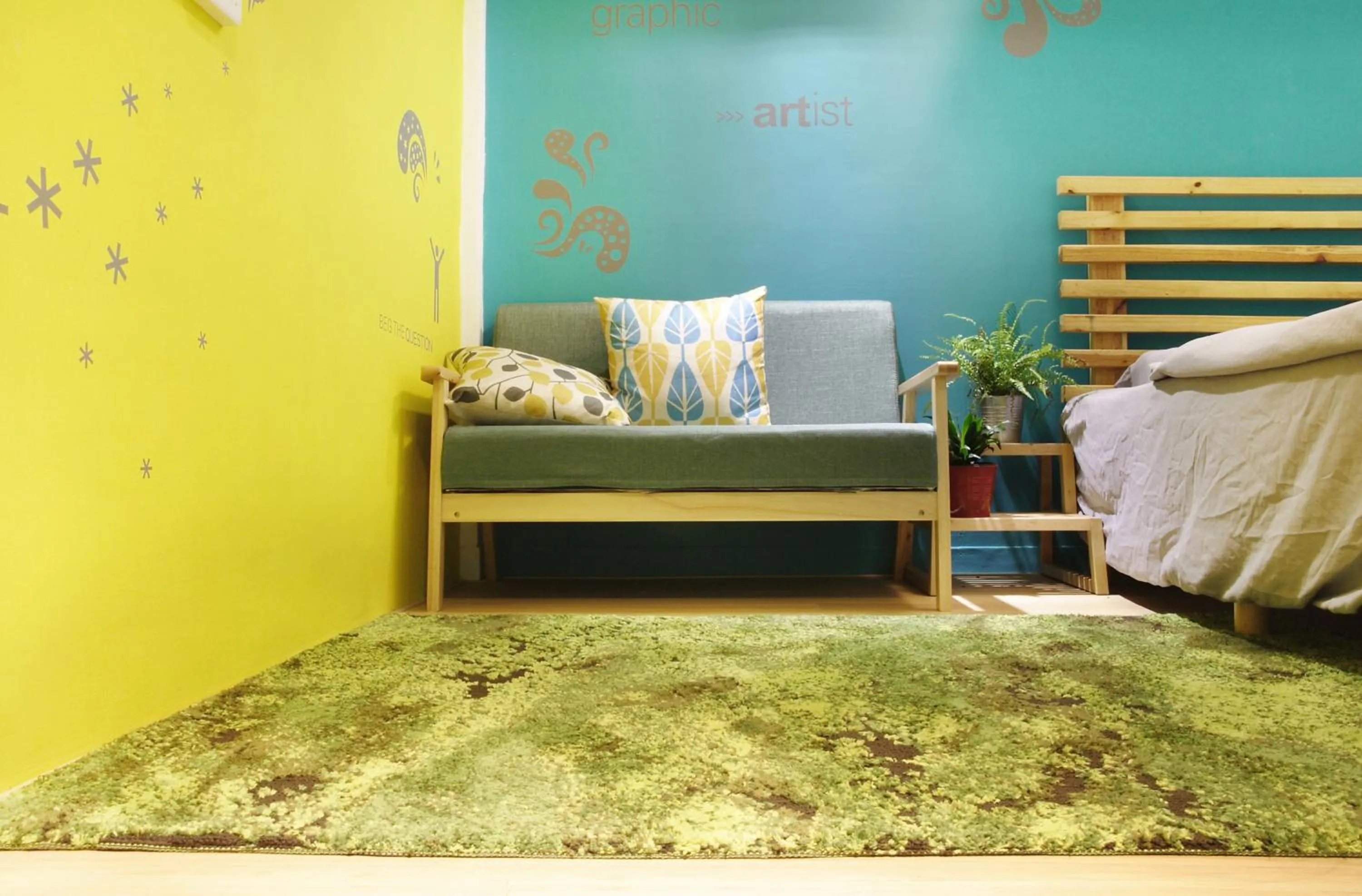 Decorative detail, Bed in Leo Ho Hostel