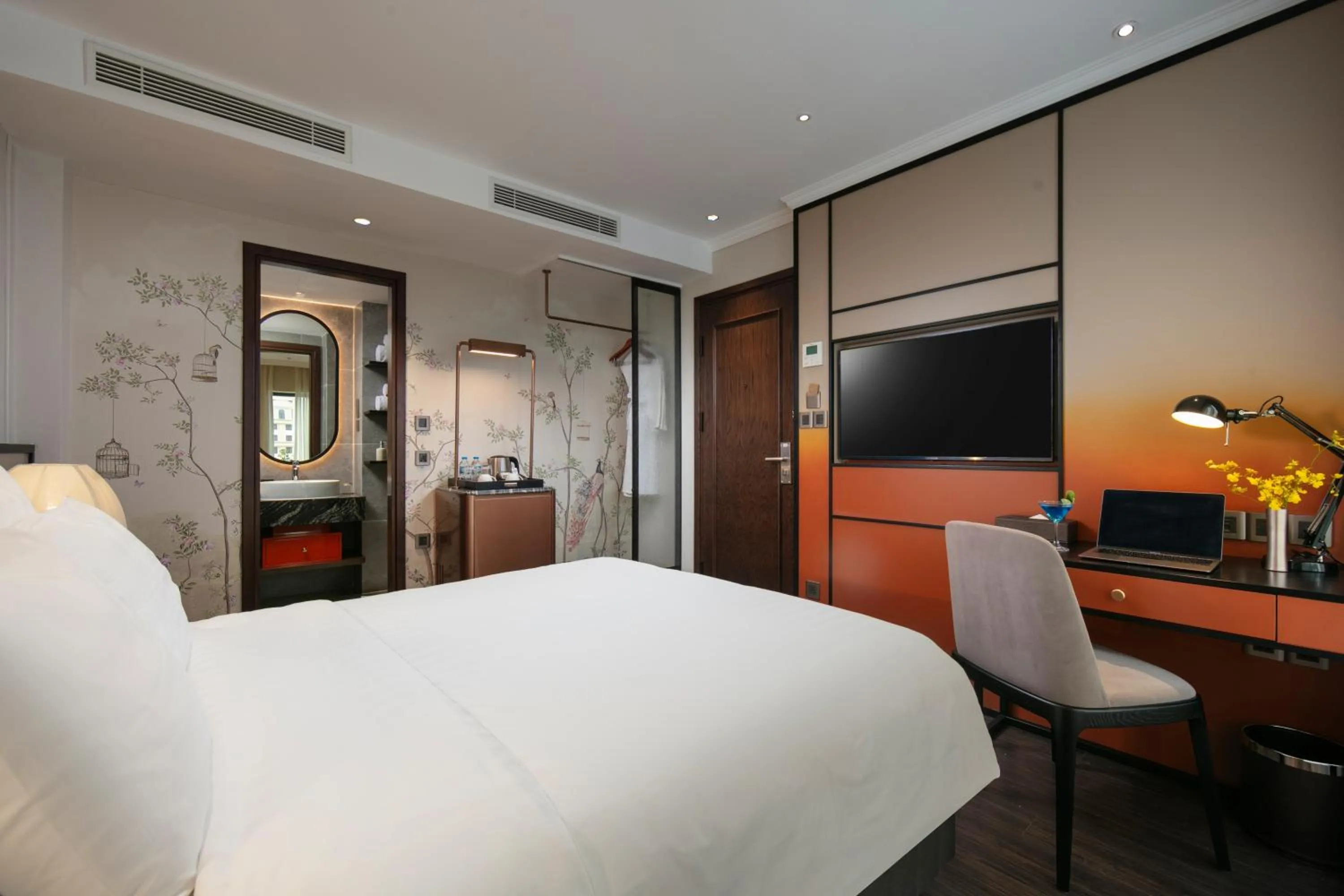 Photo of the whole room, Bed in The Chi Boutique Hotel