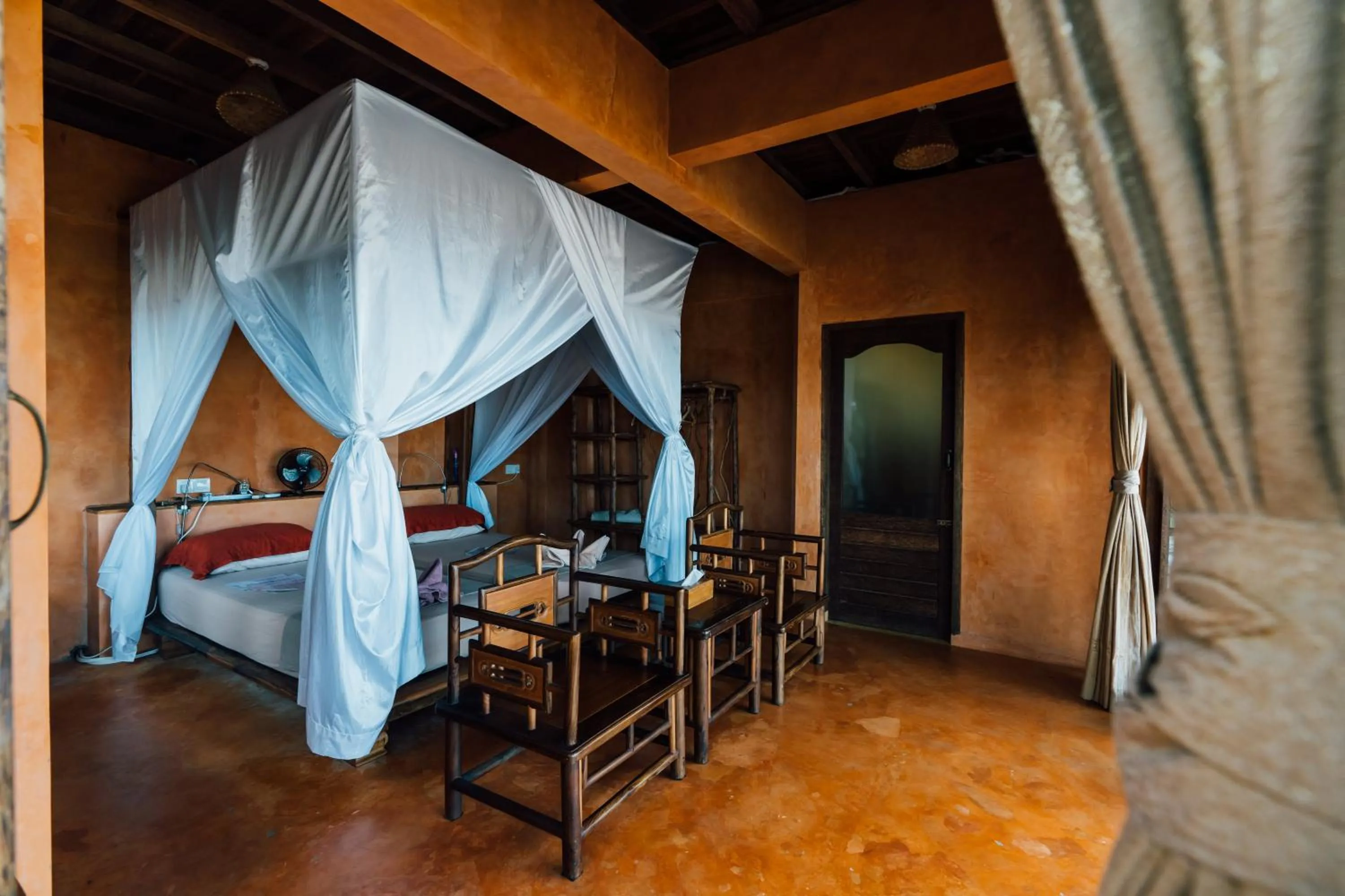 Bedroom, Bed in LooLa Adventure Resort