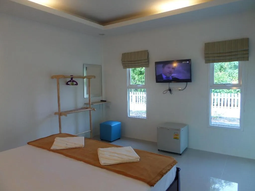 Bed in Lanta Triple Novel