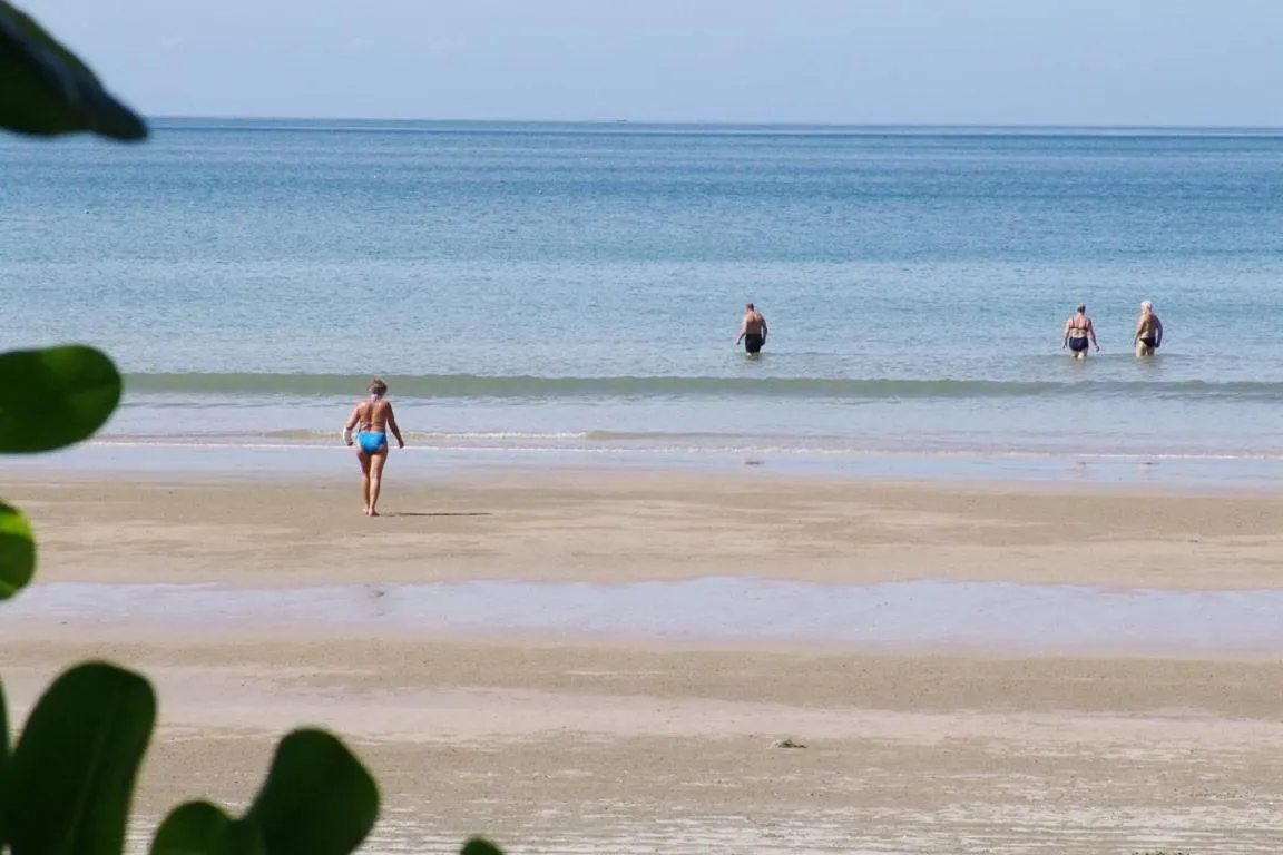 Day in Lanta Triple Novel