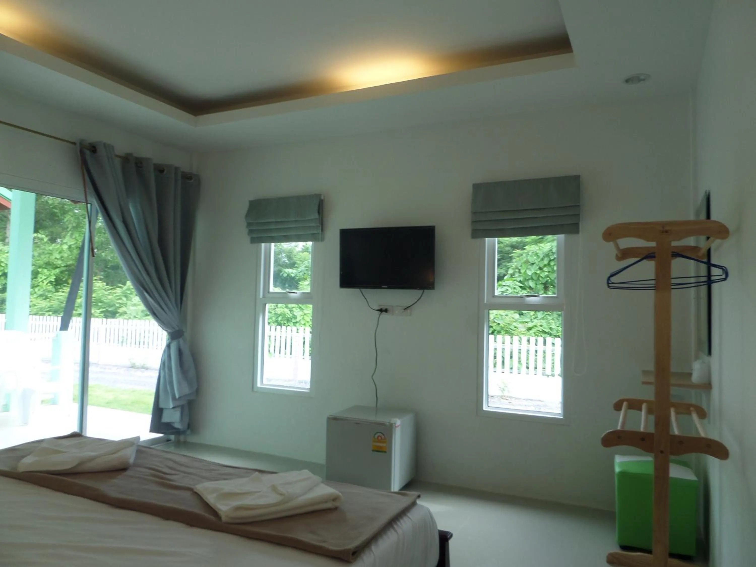 Bed in Lanta Triple Novel