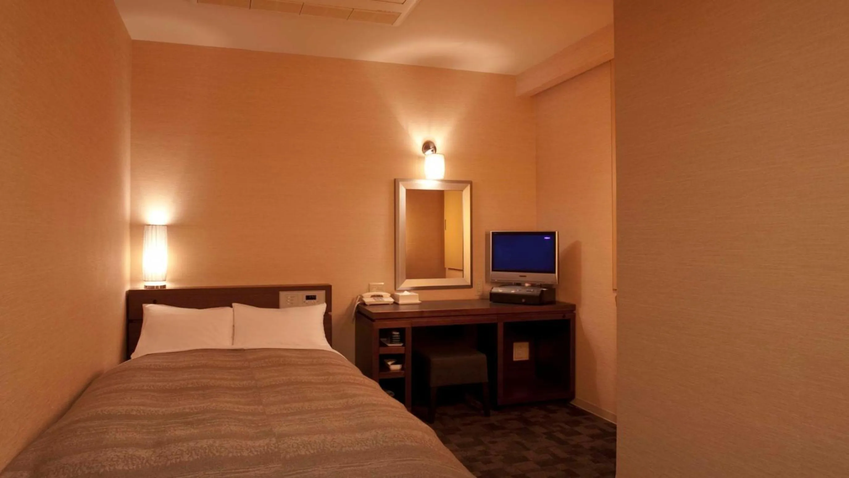 Photo of the whole room, Bed in Center Hotel Toyota