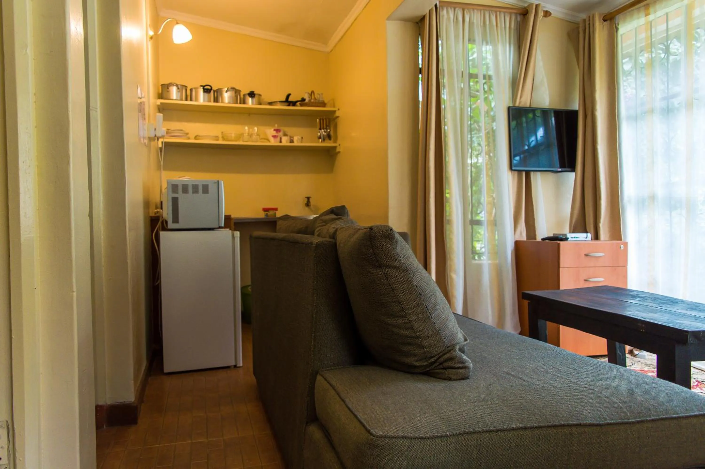 Living room in Rosslyn Studios