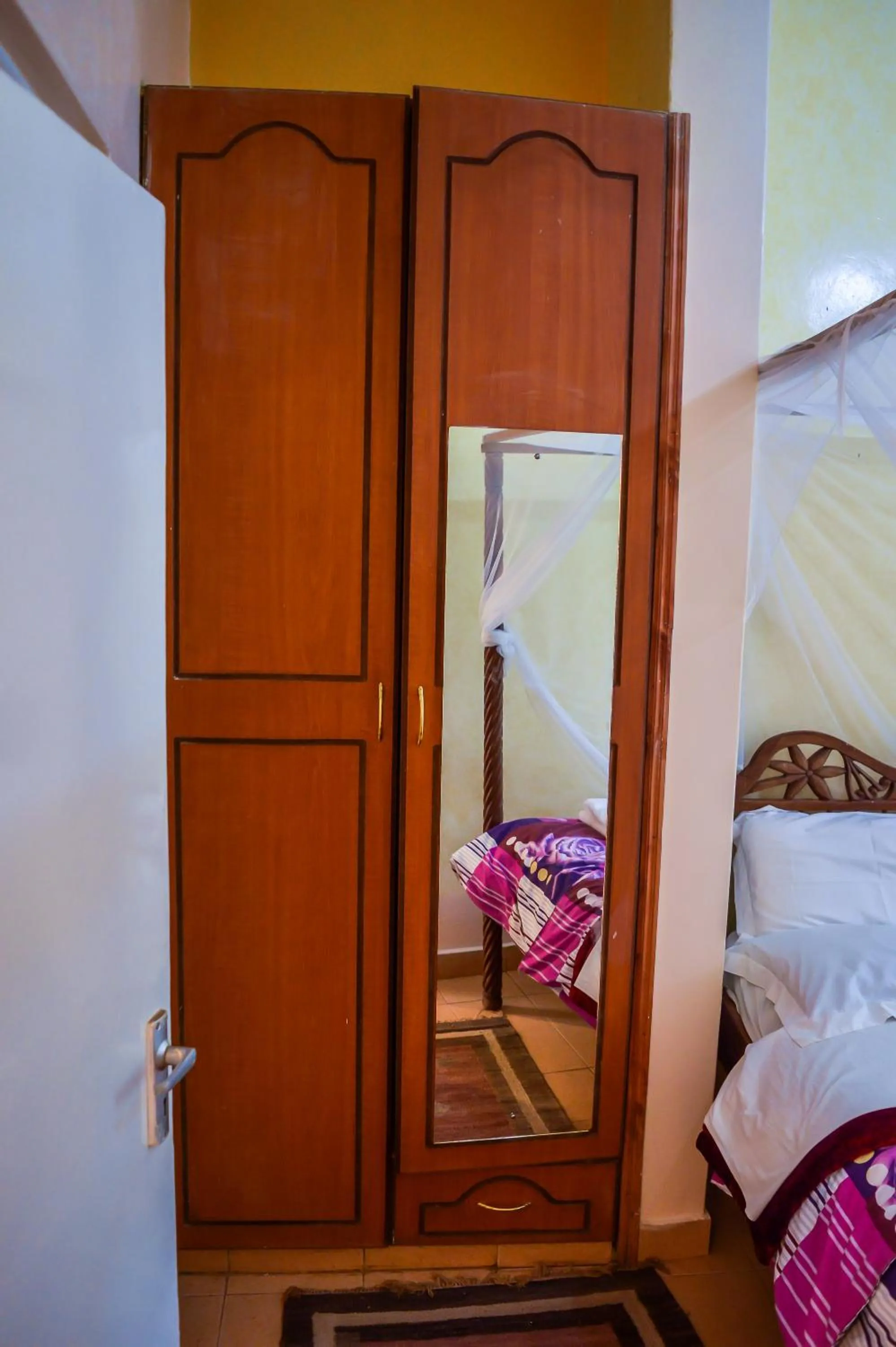 Bedroom, Bed in Rosslyn Studios