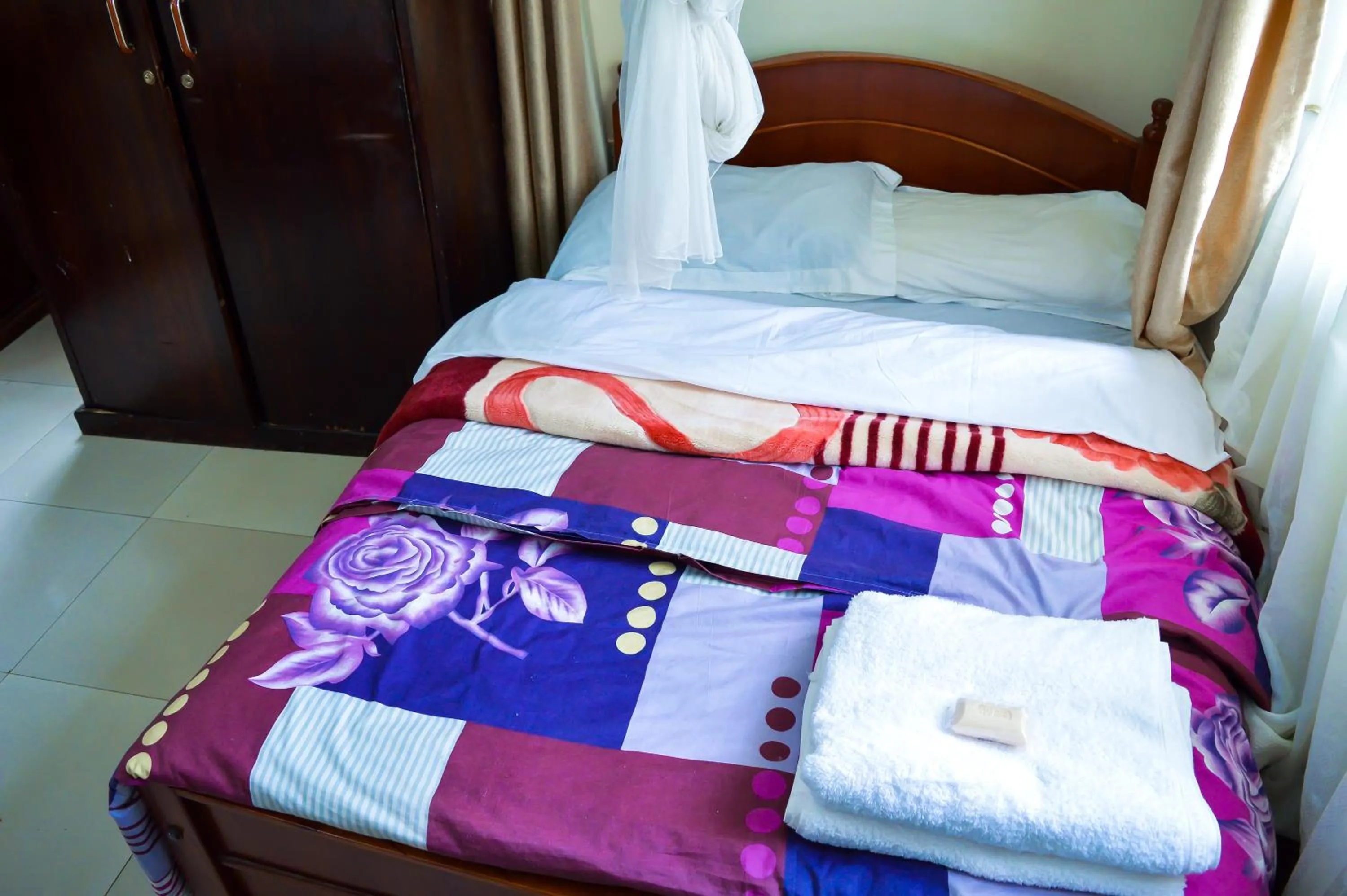 Bed in Rosslyn Studios