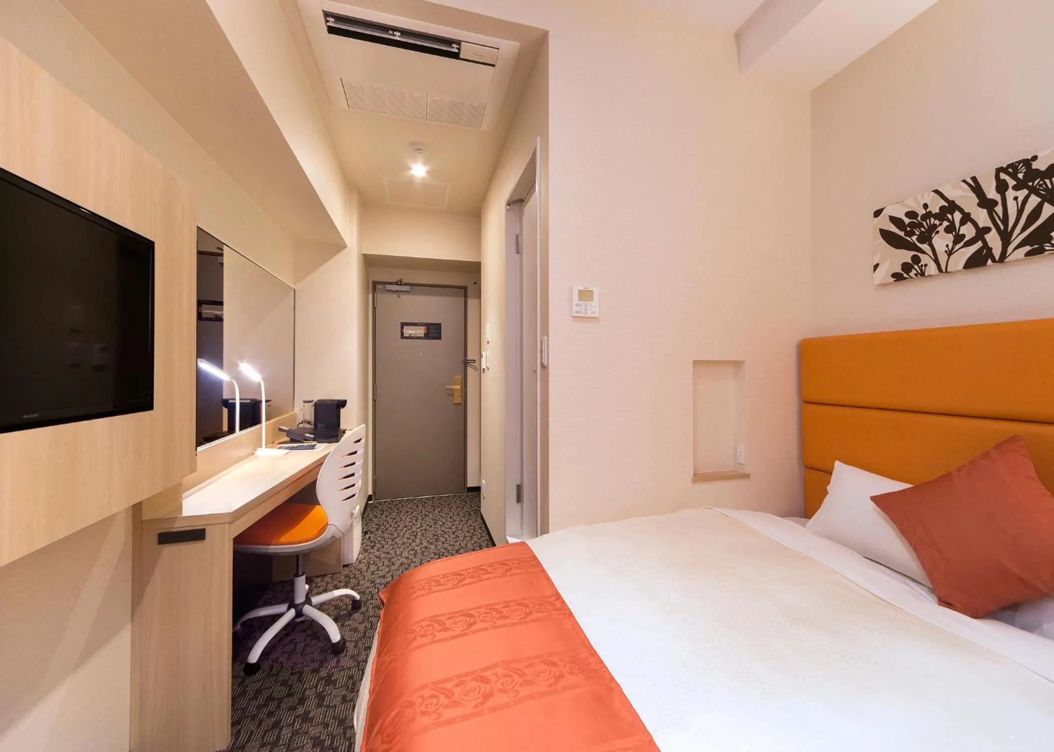 Photo of the whole room, Bed in Queens Hotel Chitose