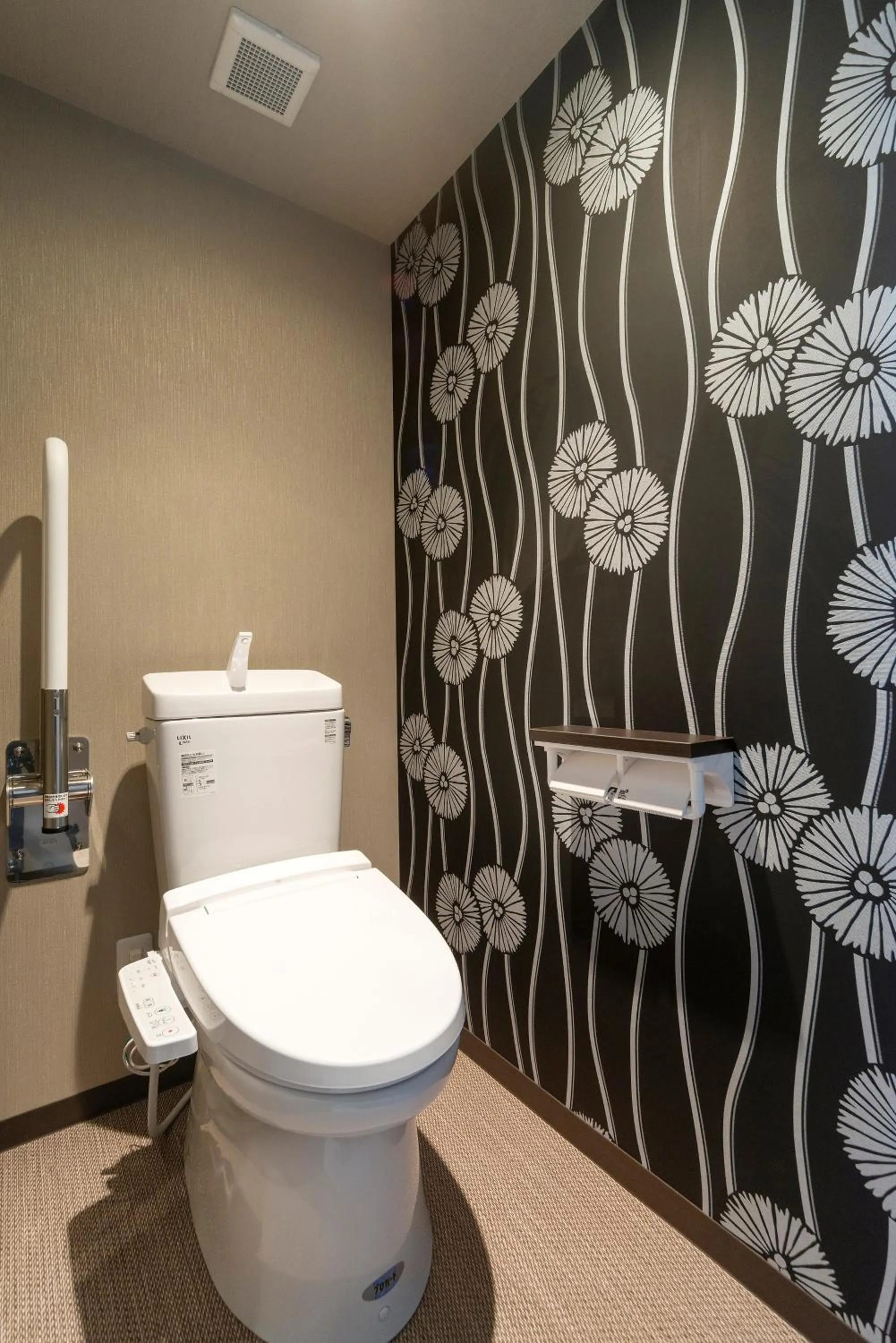 Toilet in Queens Hotel Chitose