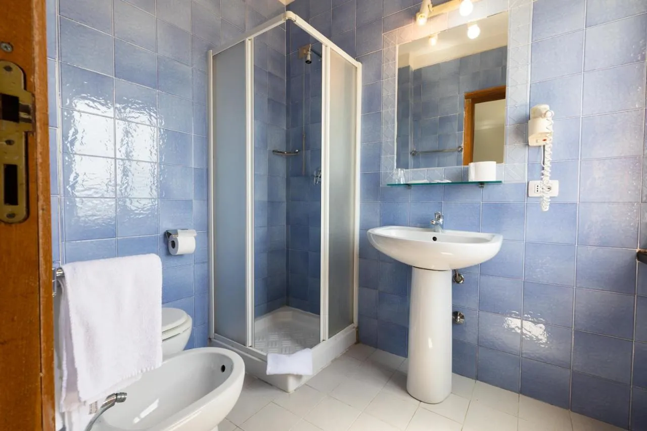 Bathroom in Hotel De Plam