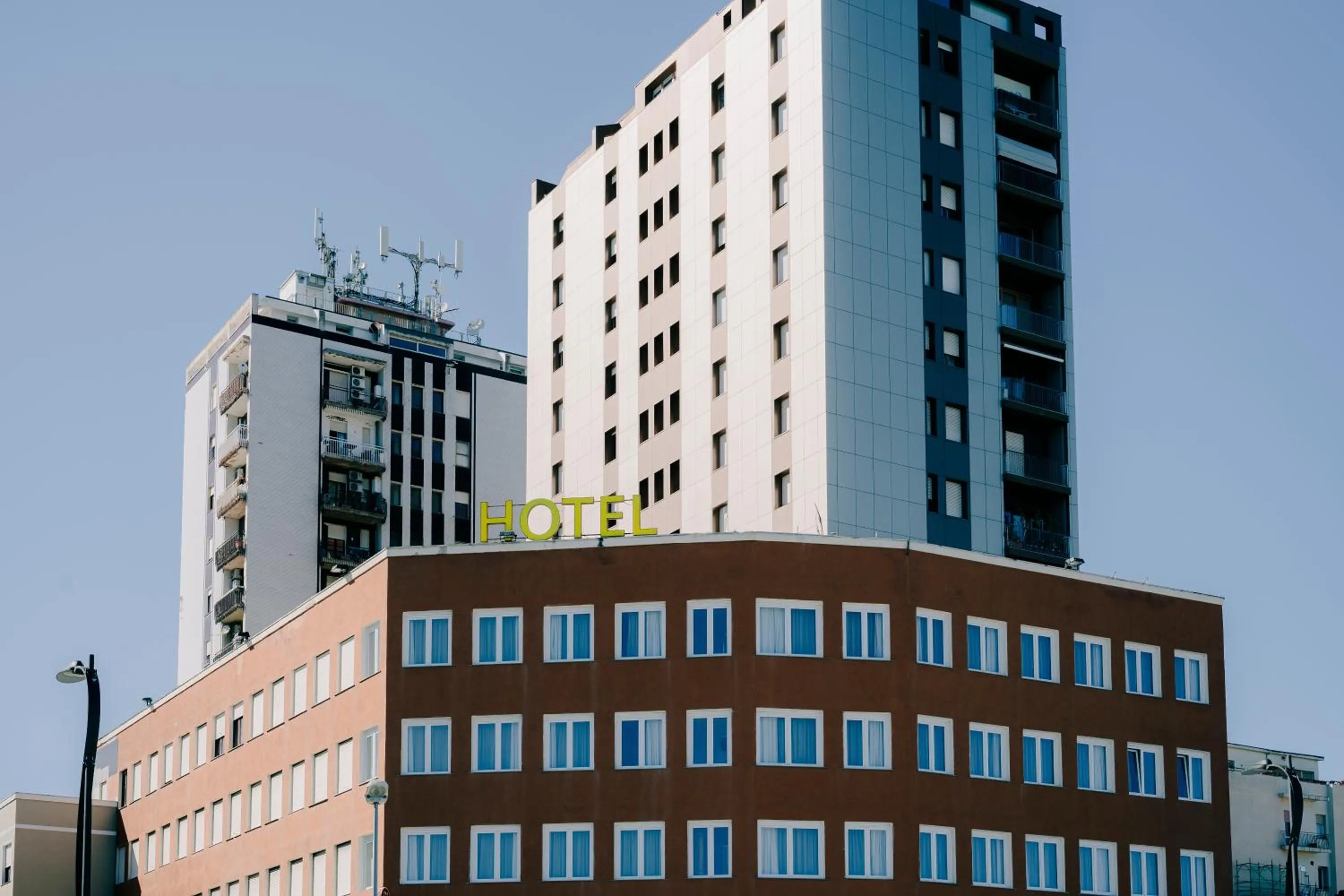 Property building in Hotel De Plam