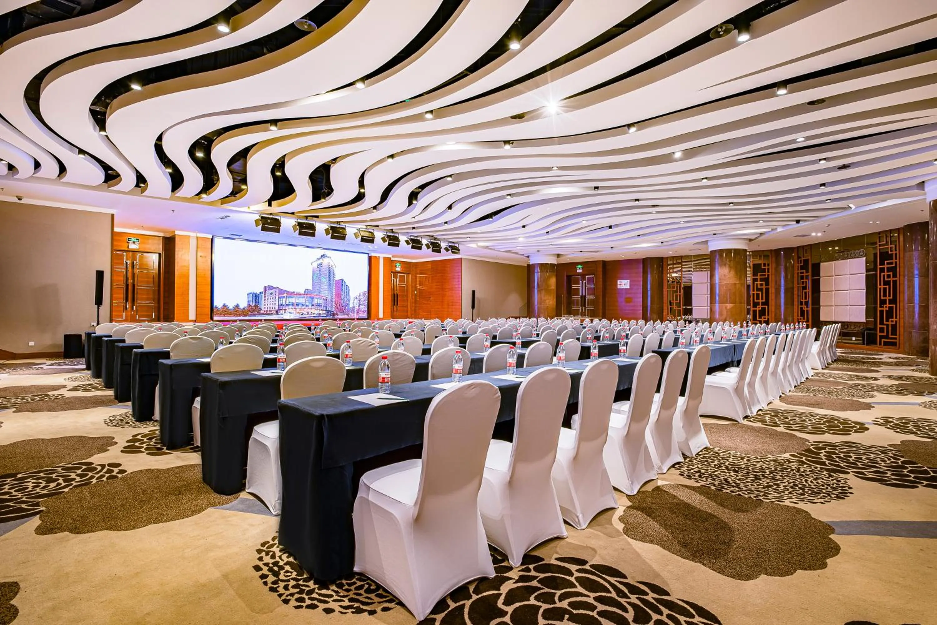 Banquet/Function facilities in Beijing Feitian Hotel
