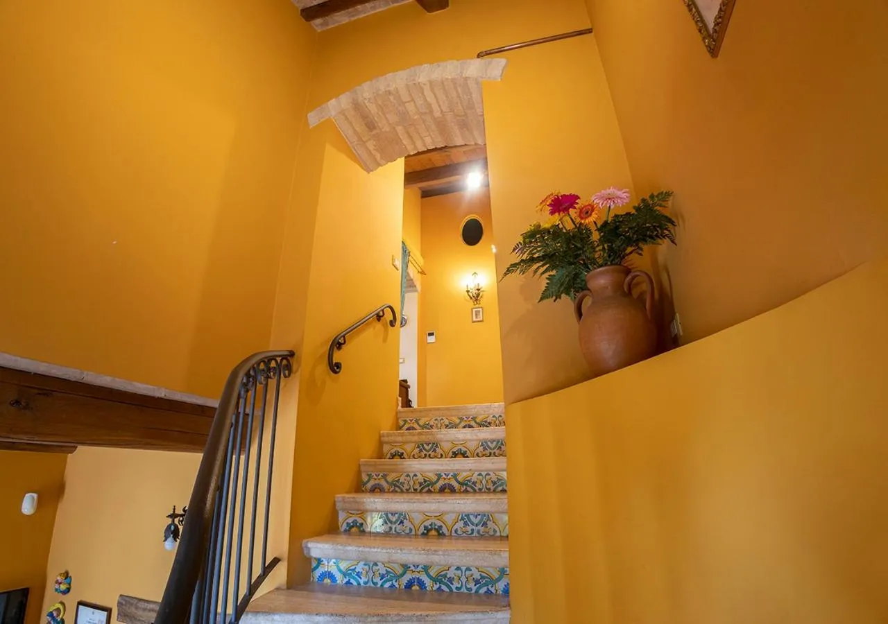 Decorative detail in B&B Belcuore