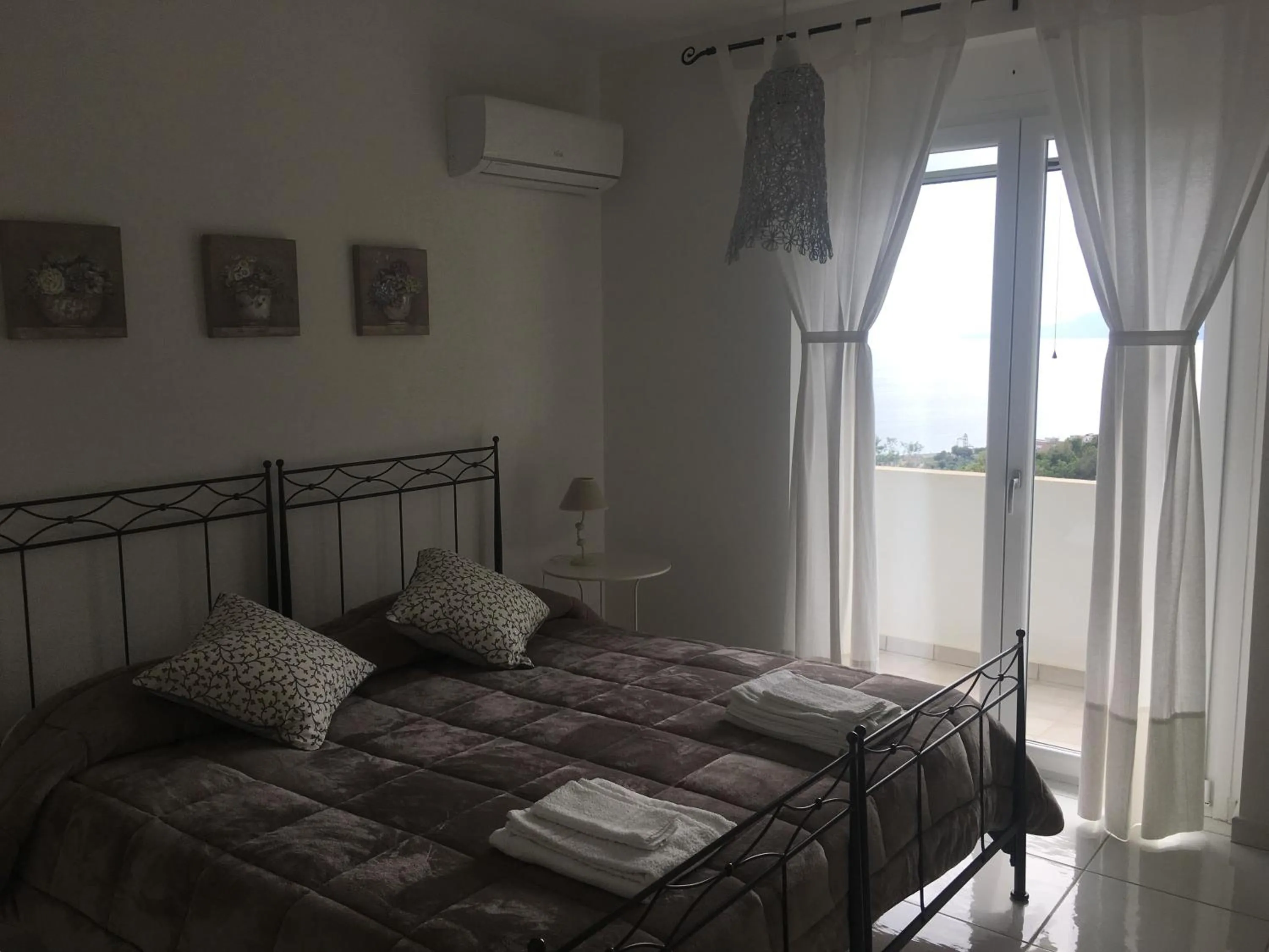 Bed in La Bouganville