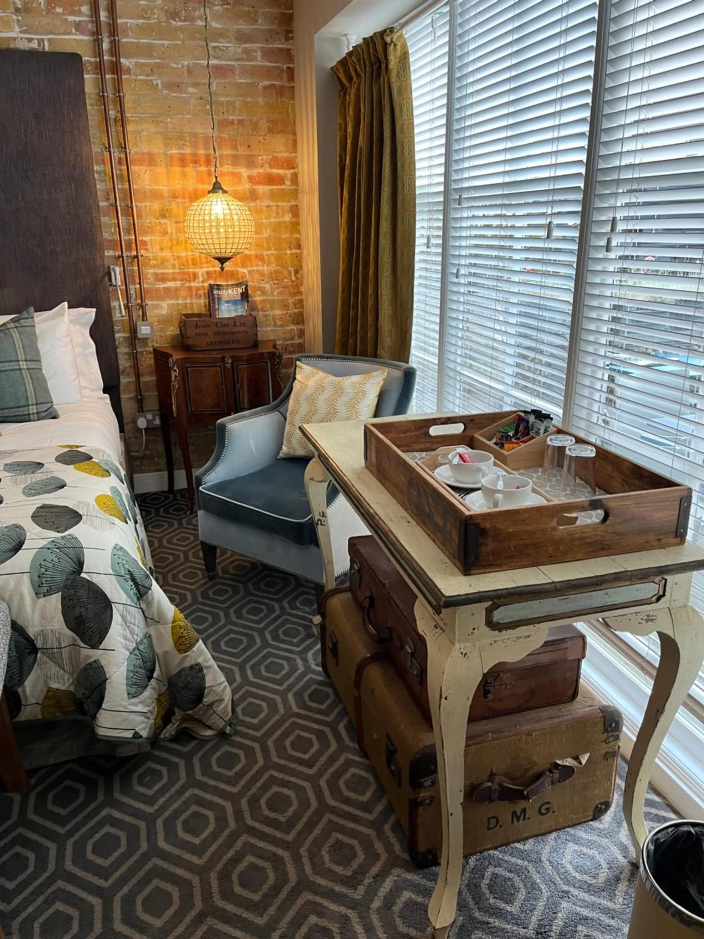 Bed in Rooms at number one