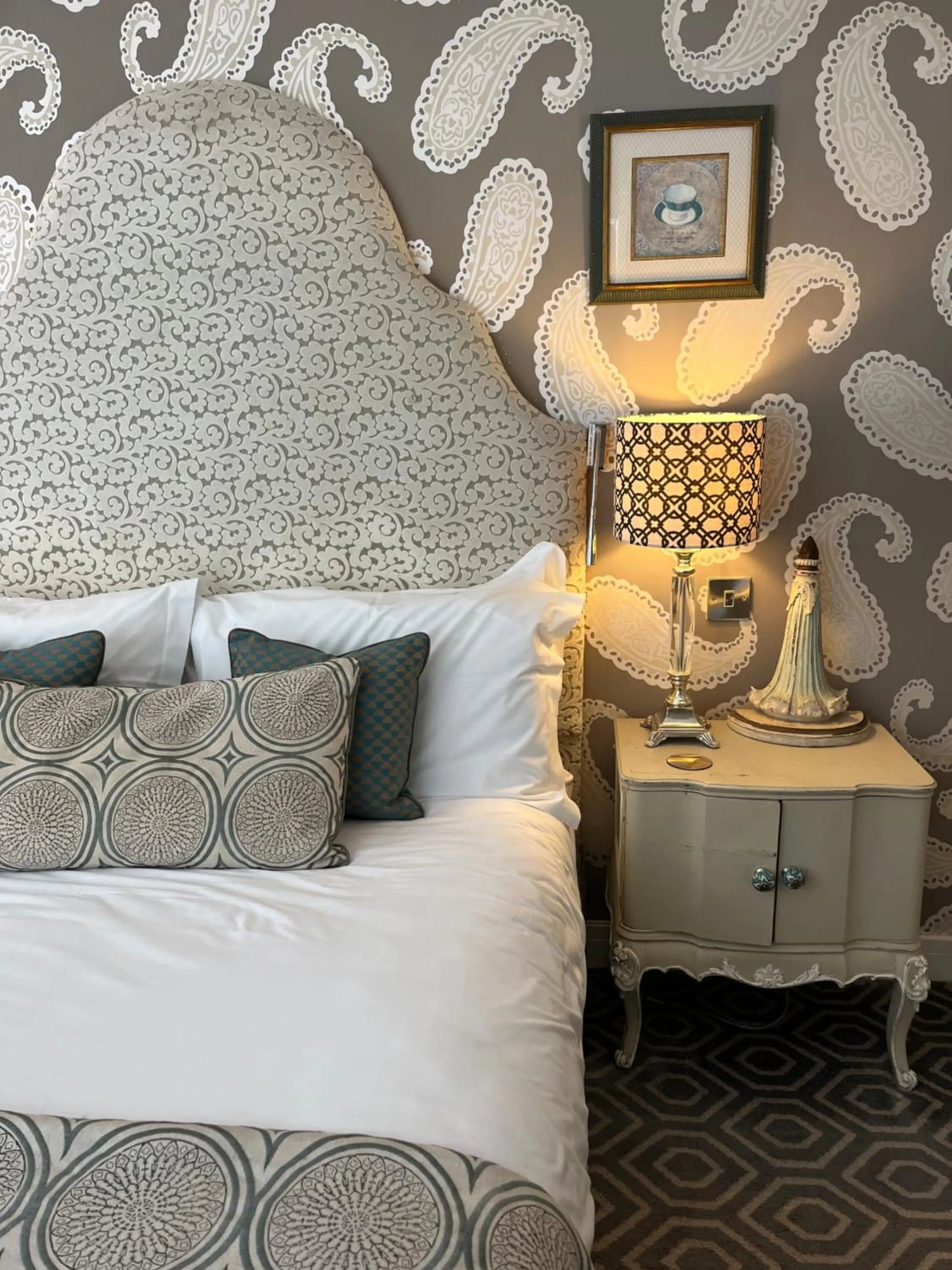 Bed in Rooms at number one