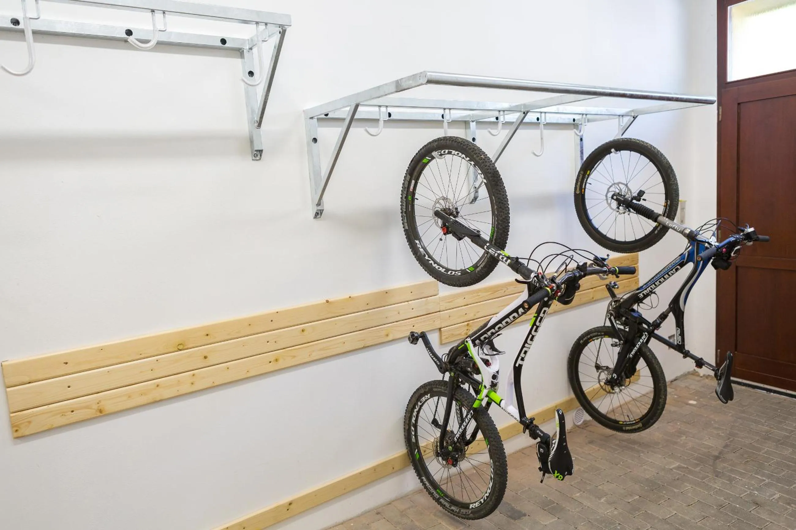 Area and facilities in Penzion Longus