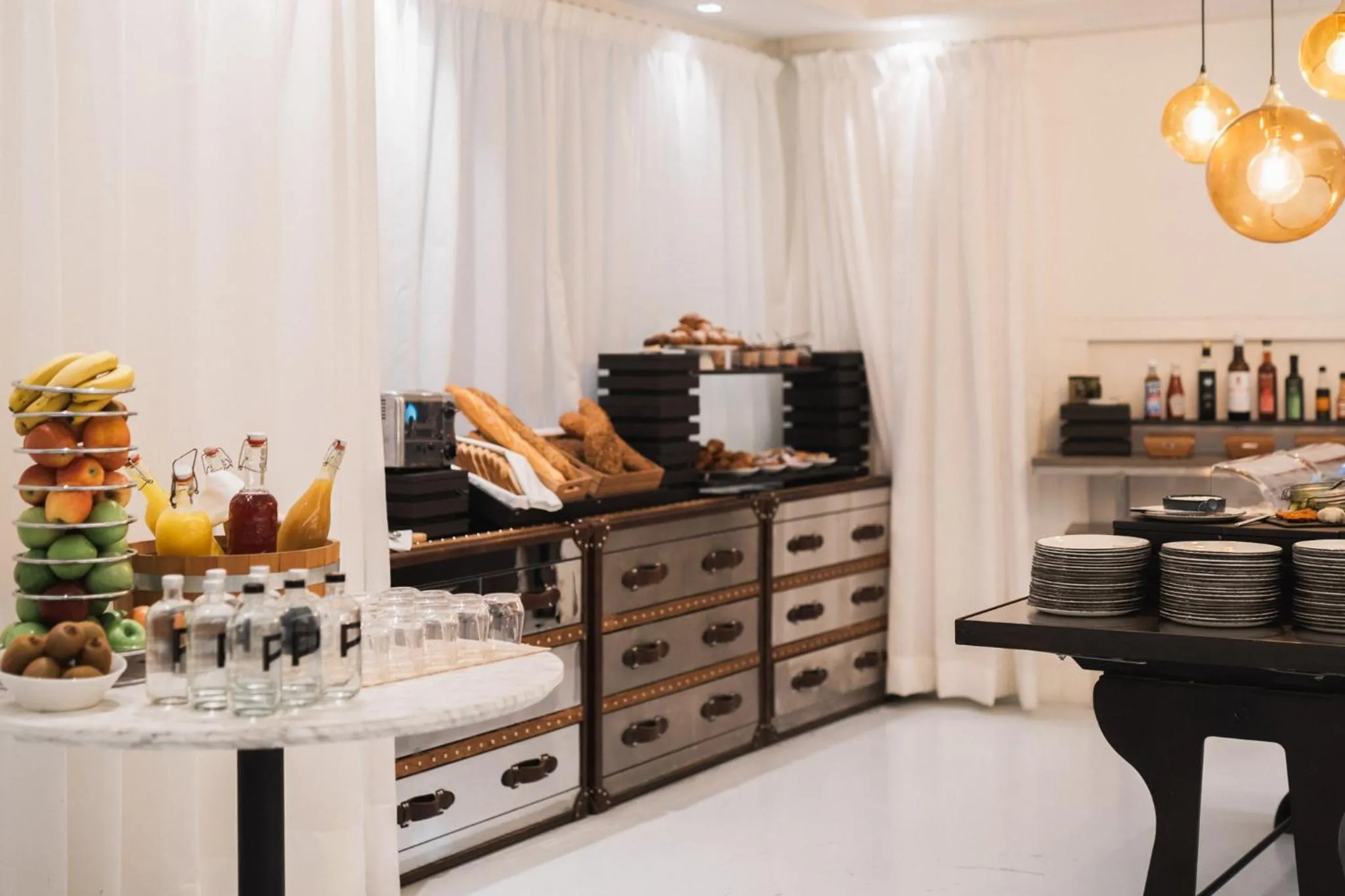 Food and drinks in Puro Hotel Oasis Urbano