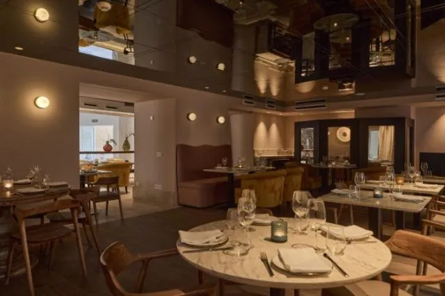 Restaurant/places to eat in Puro Hotel Oasis Urbano