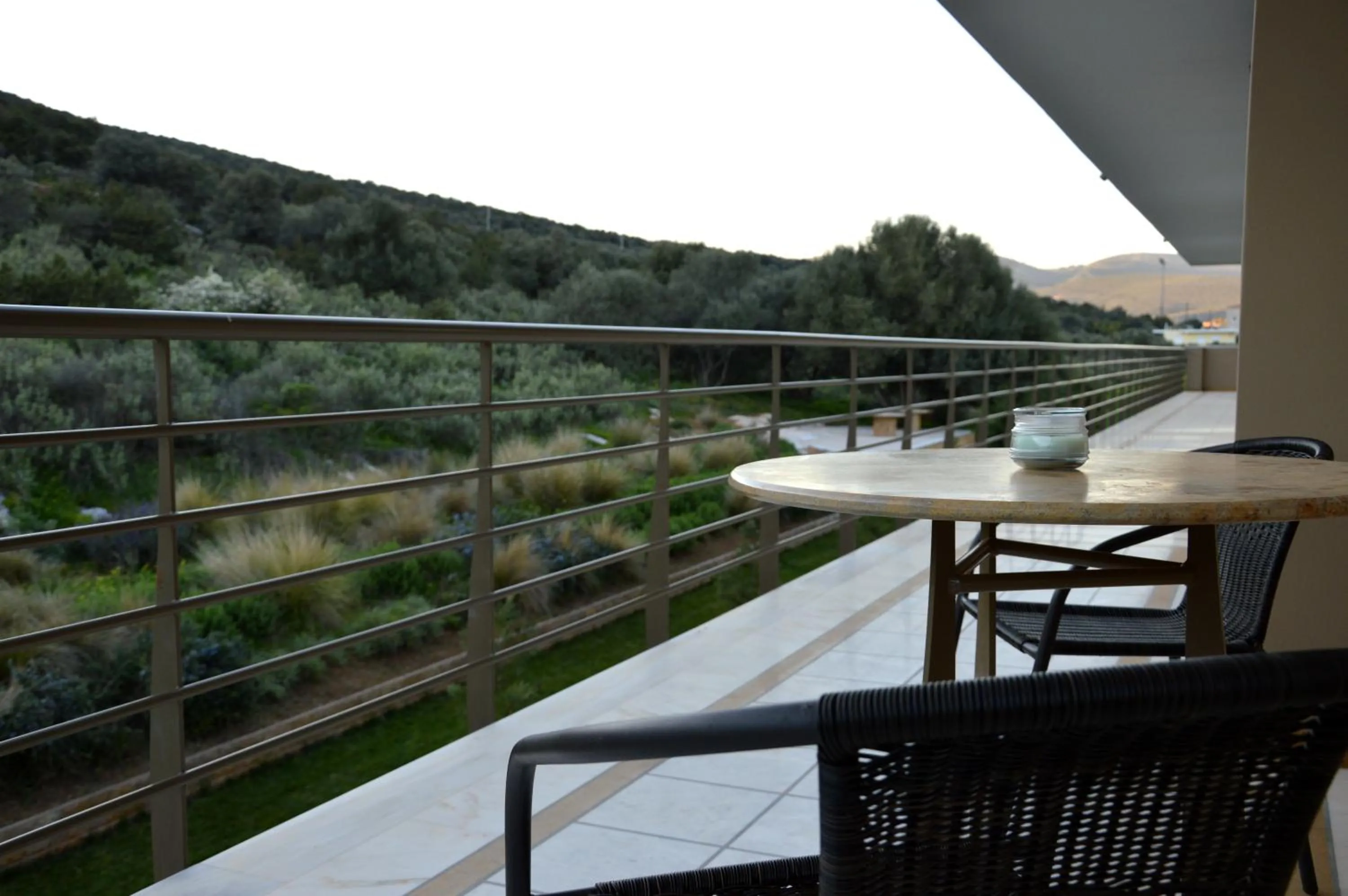 Elegant Apartment in Marathon Eco Stay