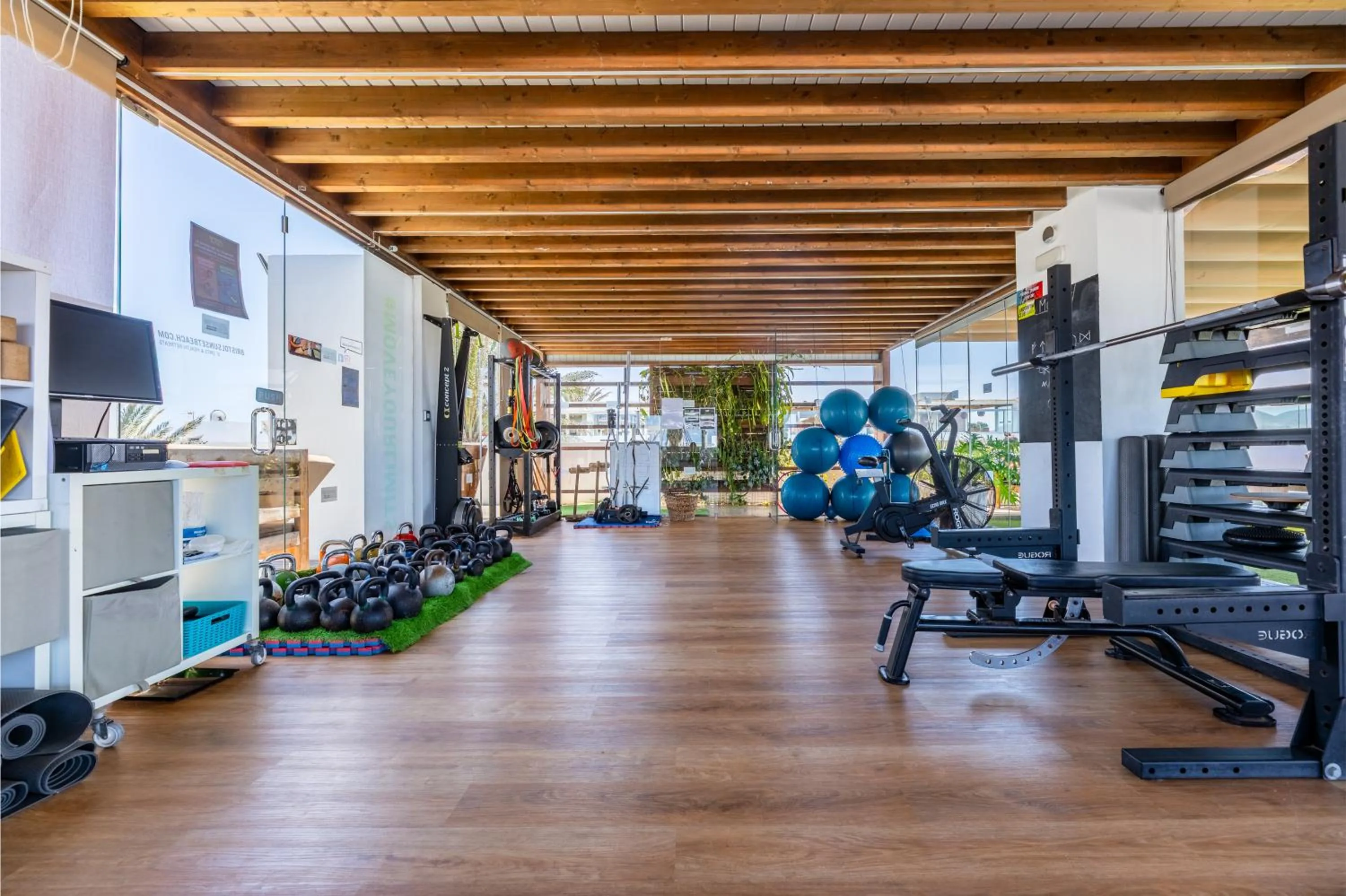 Bristol Sunset Beach - Holiday Apartments