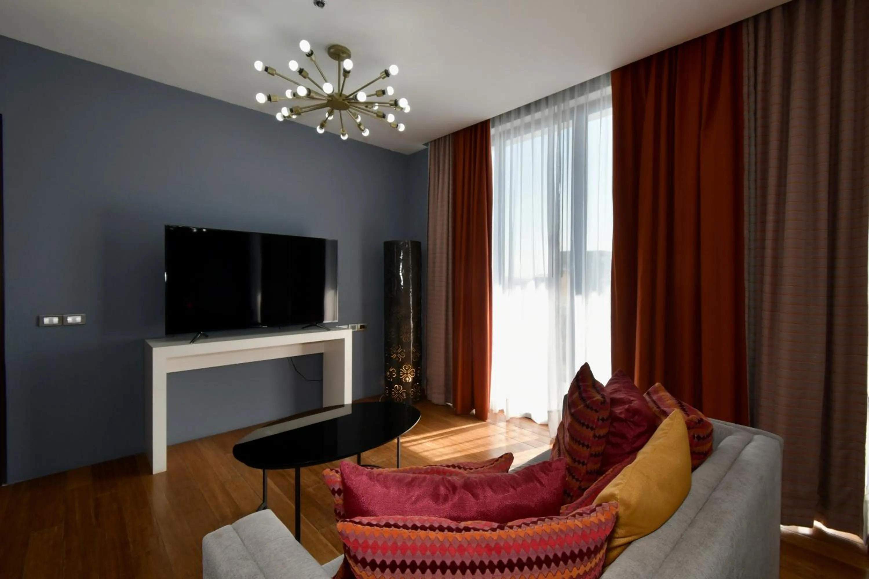 TV and multimedia in Hotel Love It CAS Consulado