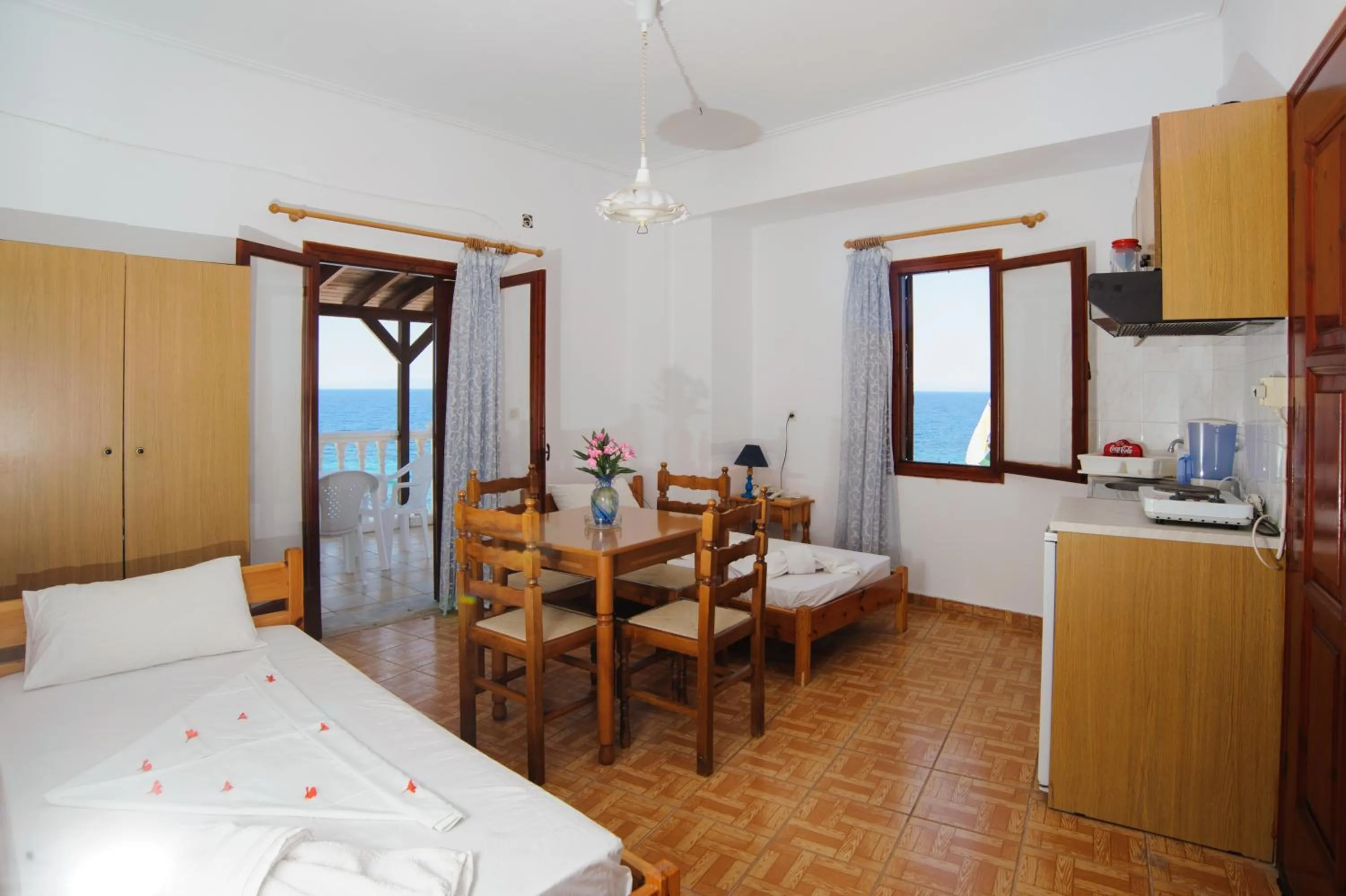Sea view, Bed in Athina Studios