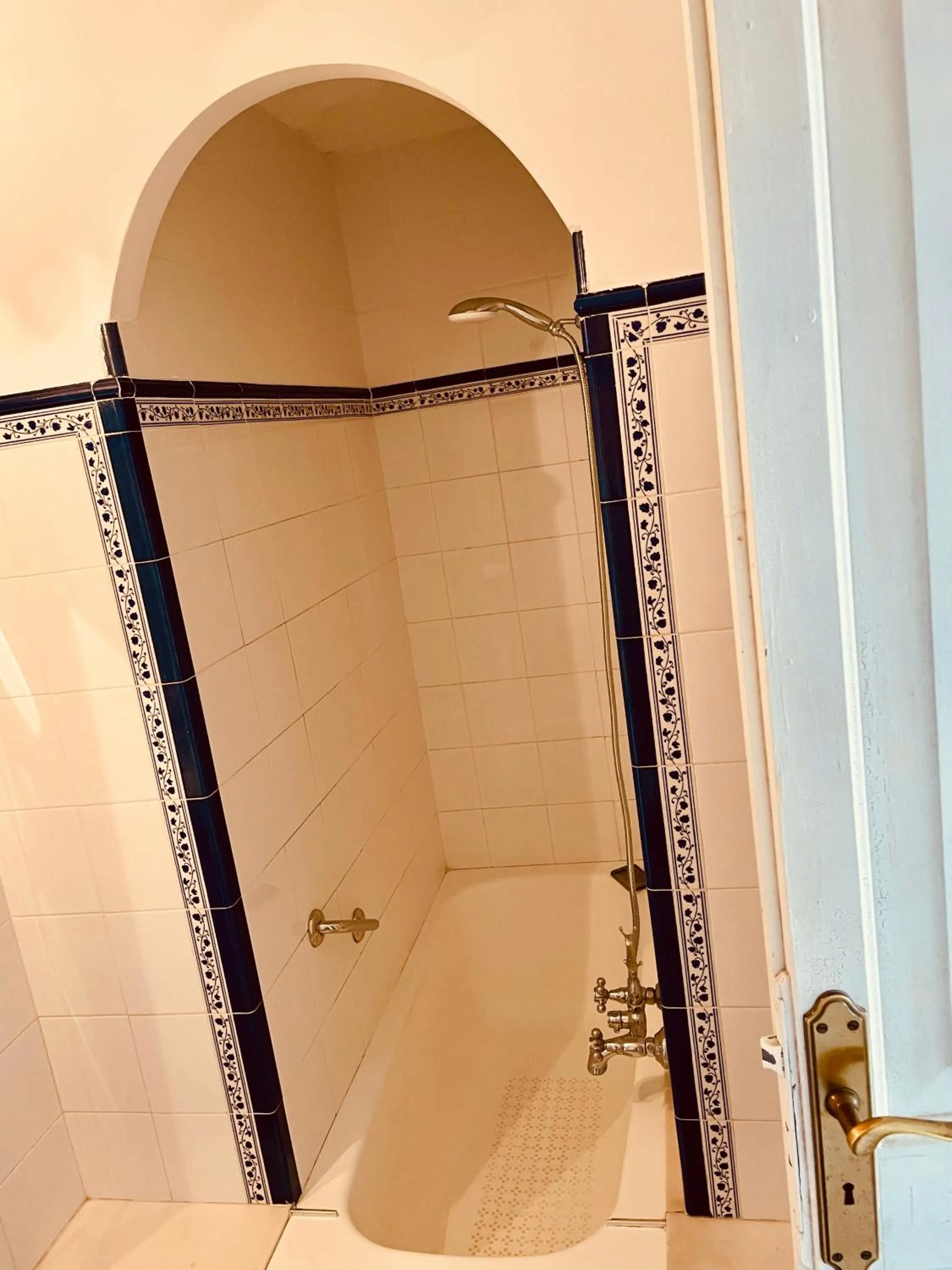 Bathroom in Casal d'Artà by Baudot 1926 - Adults Only