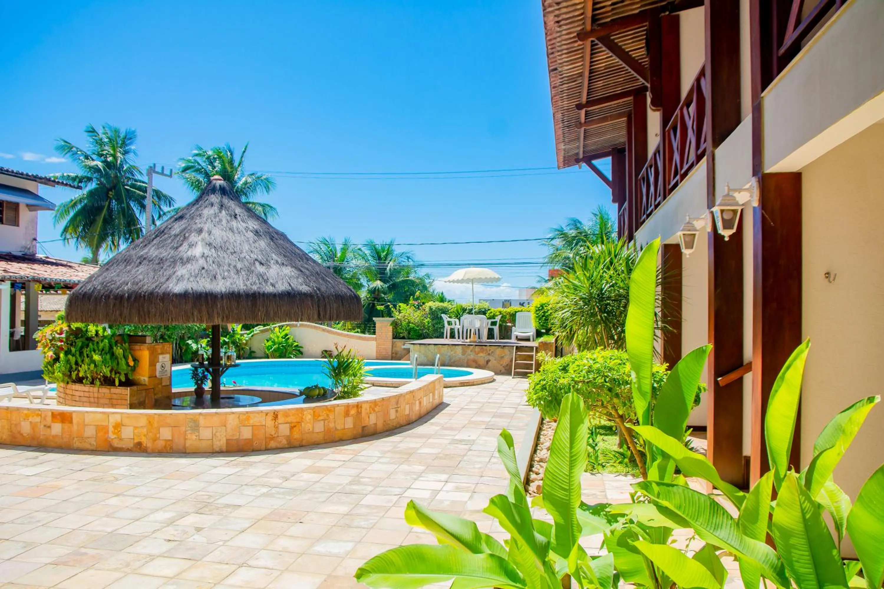 Inner courtyard view in O Tempo e o Vento