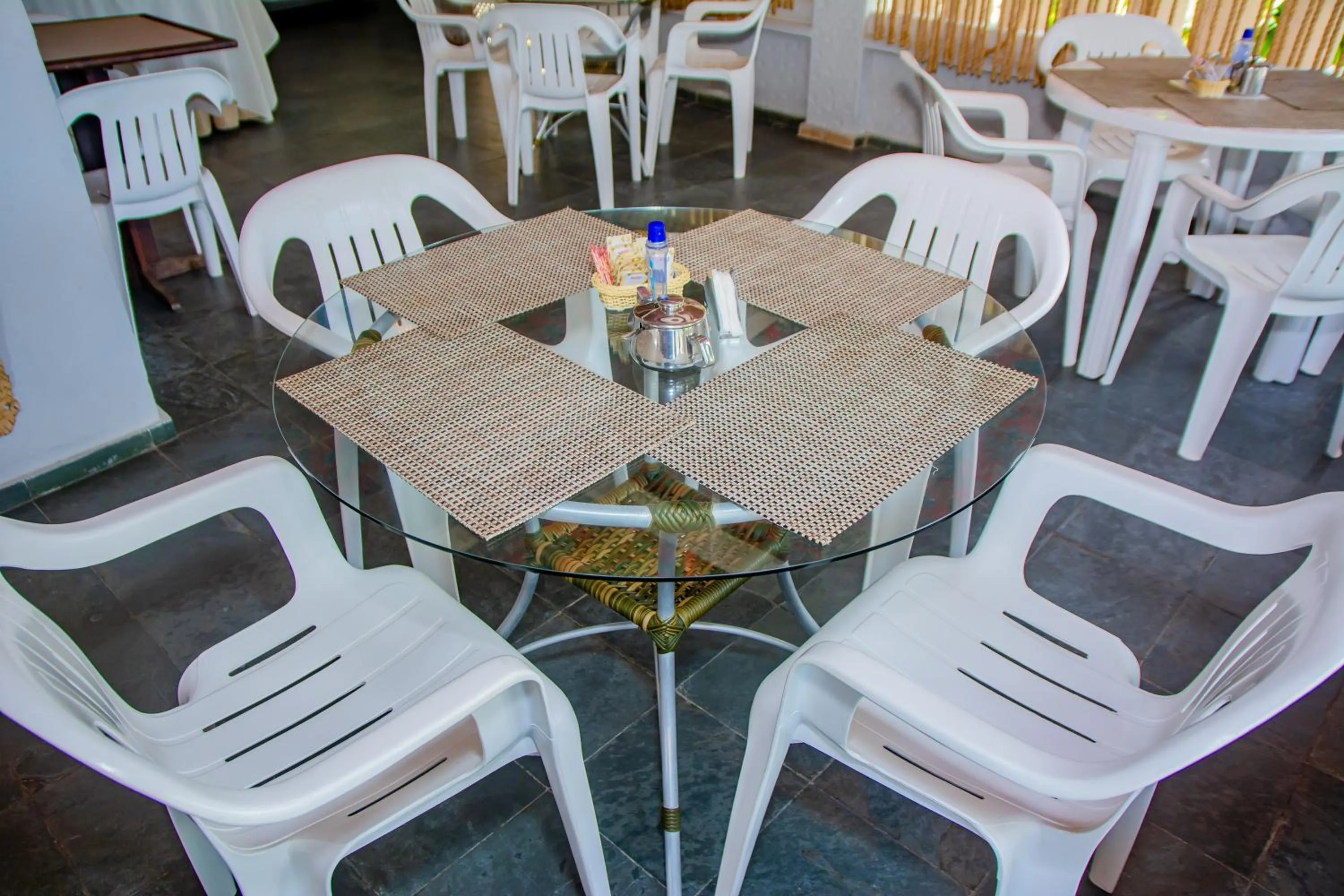 Restaurant/places to eat in O Tempo e o Vento