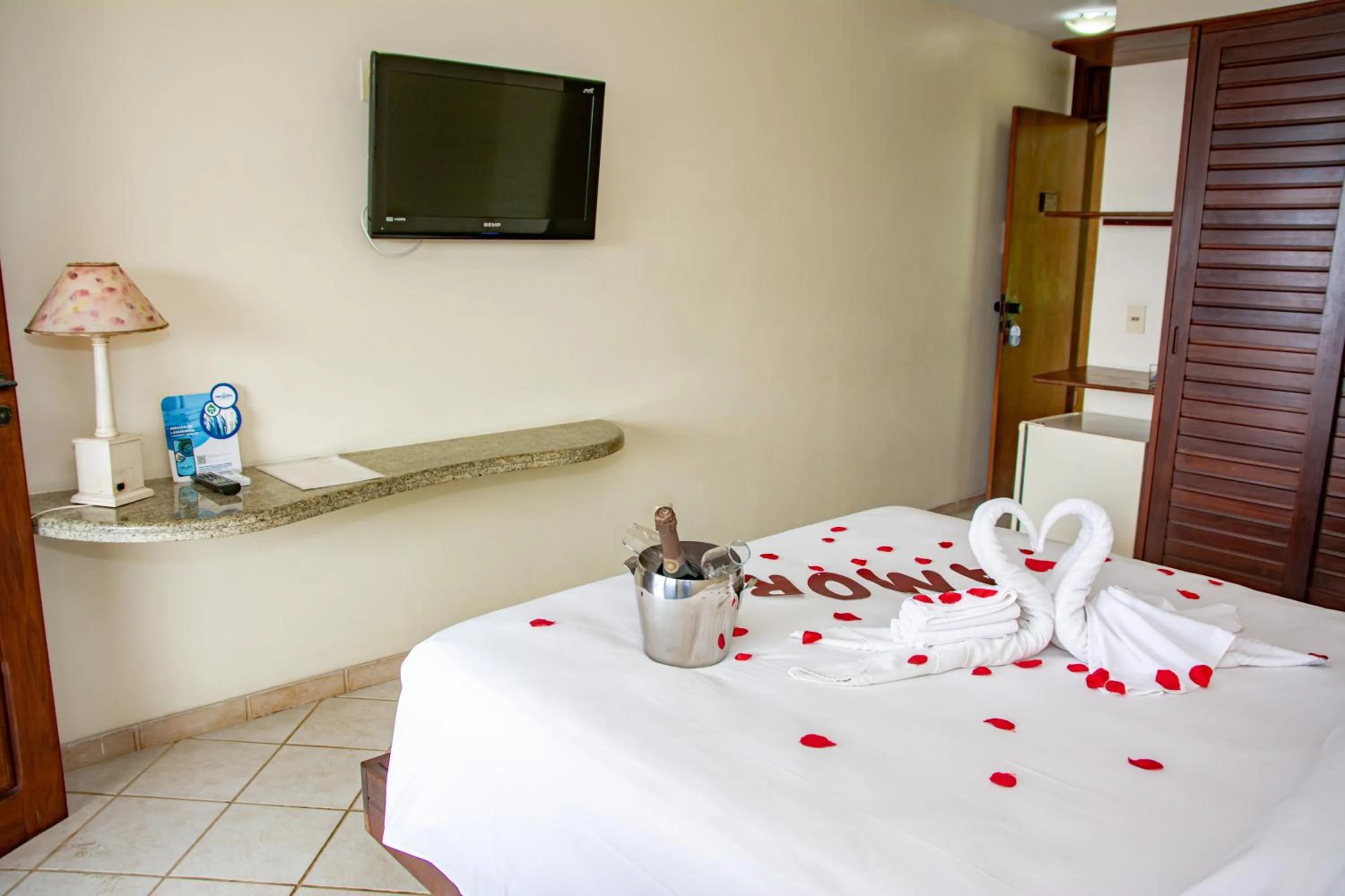 Bedroom, Bed in O Tempo e o Vento