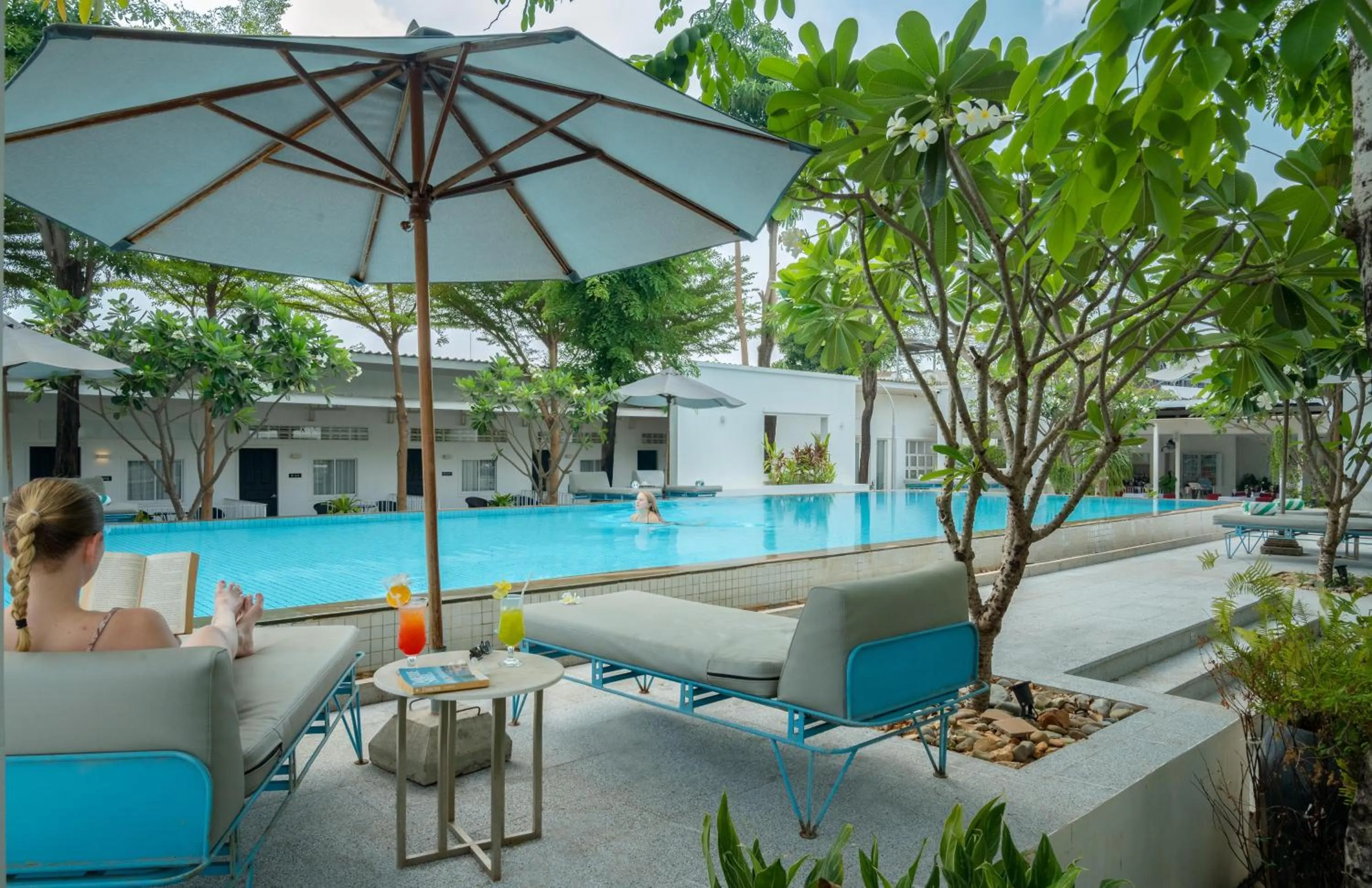 Swimming pool in Elysium Suite