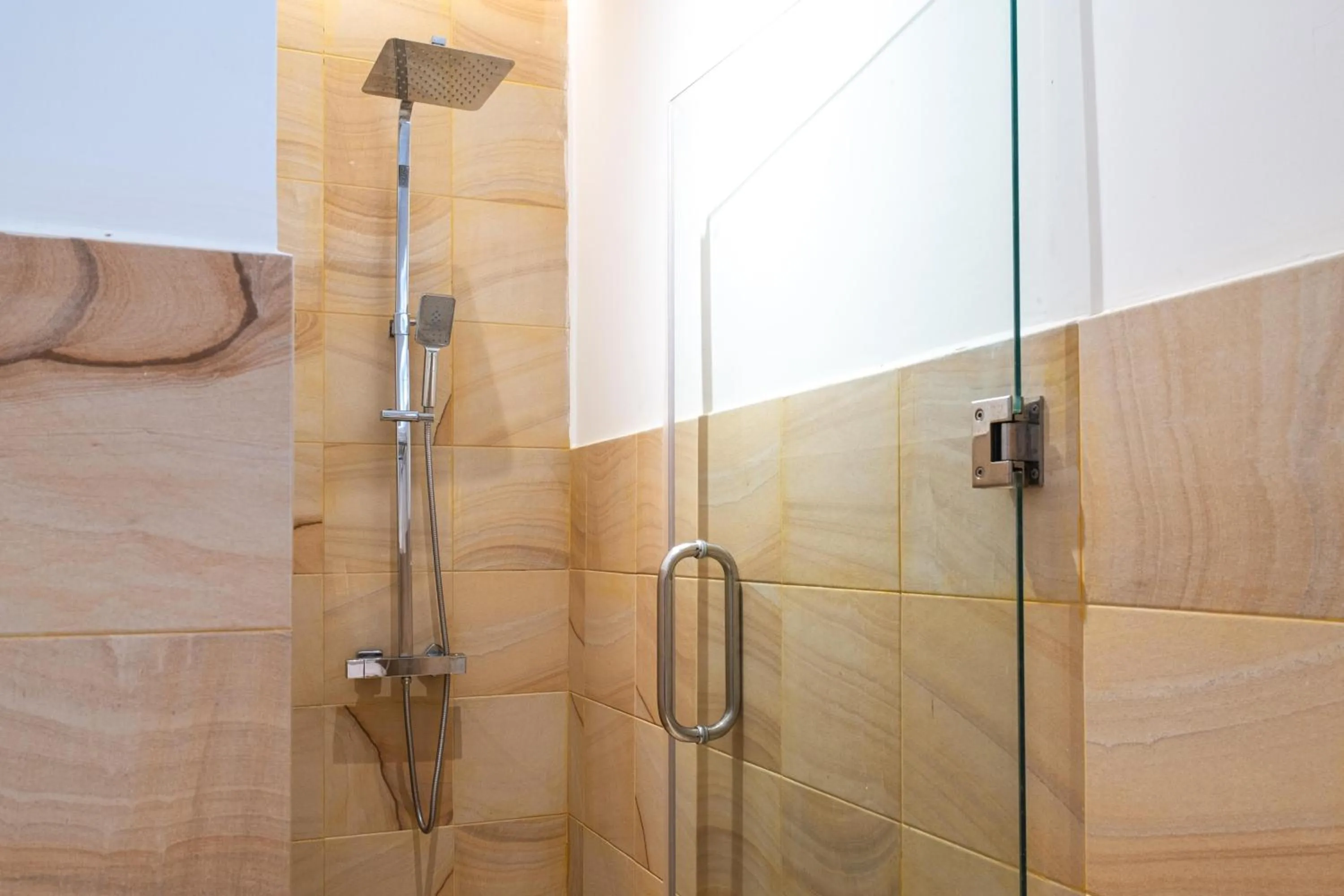 Shower in Elysium Suite