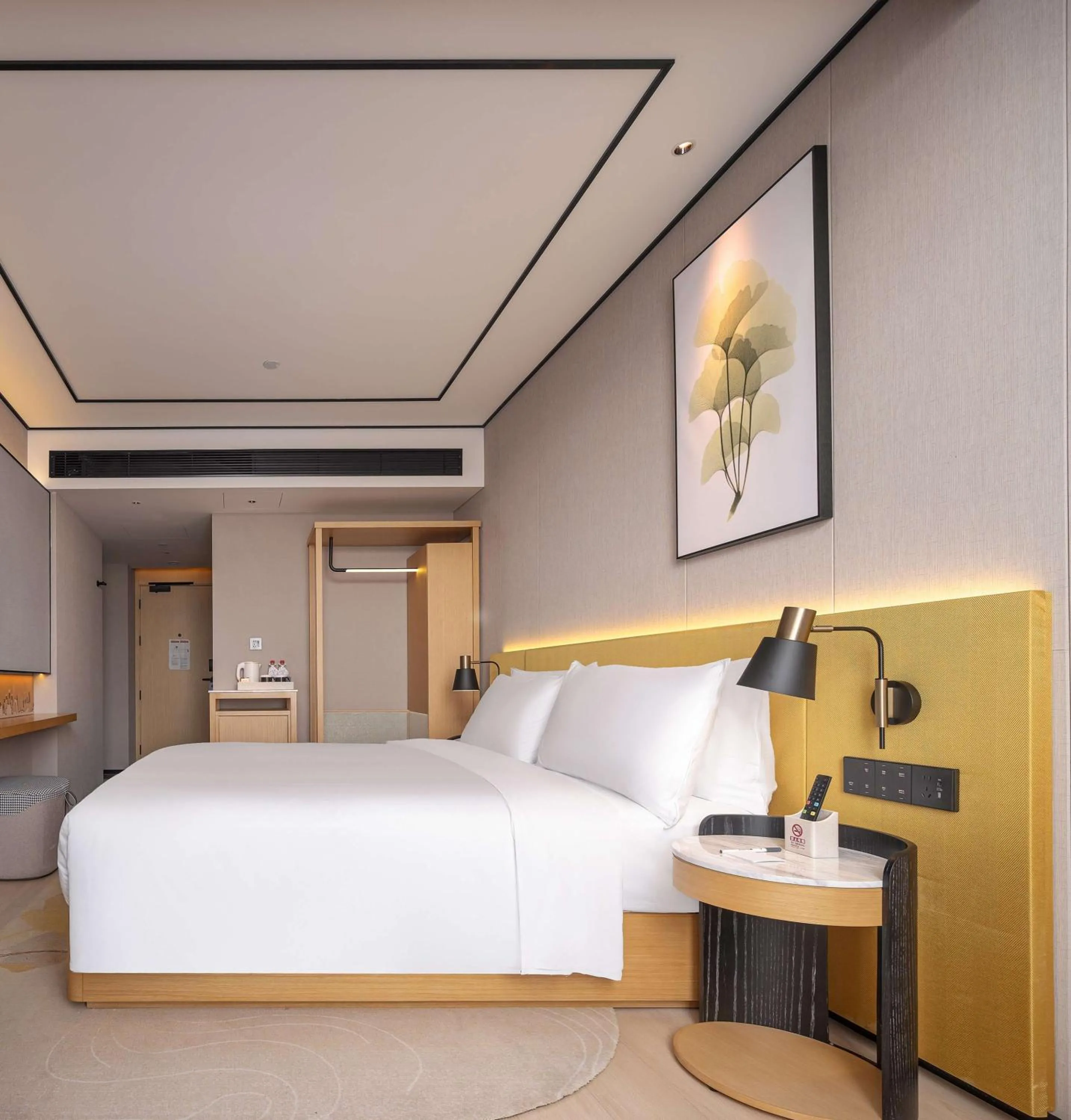 Bed in Hilton Garden Inn Beijing Temple Of Heaven East Gate Station l Free Laundry Facility