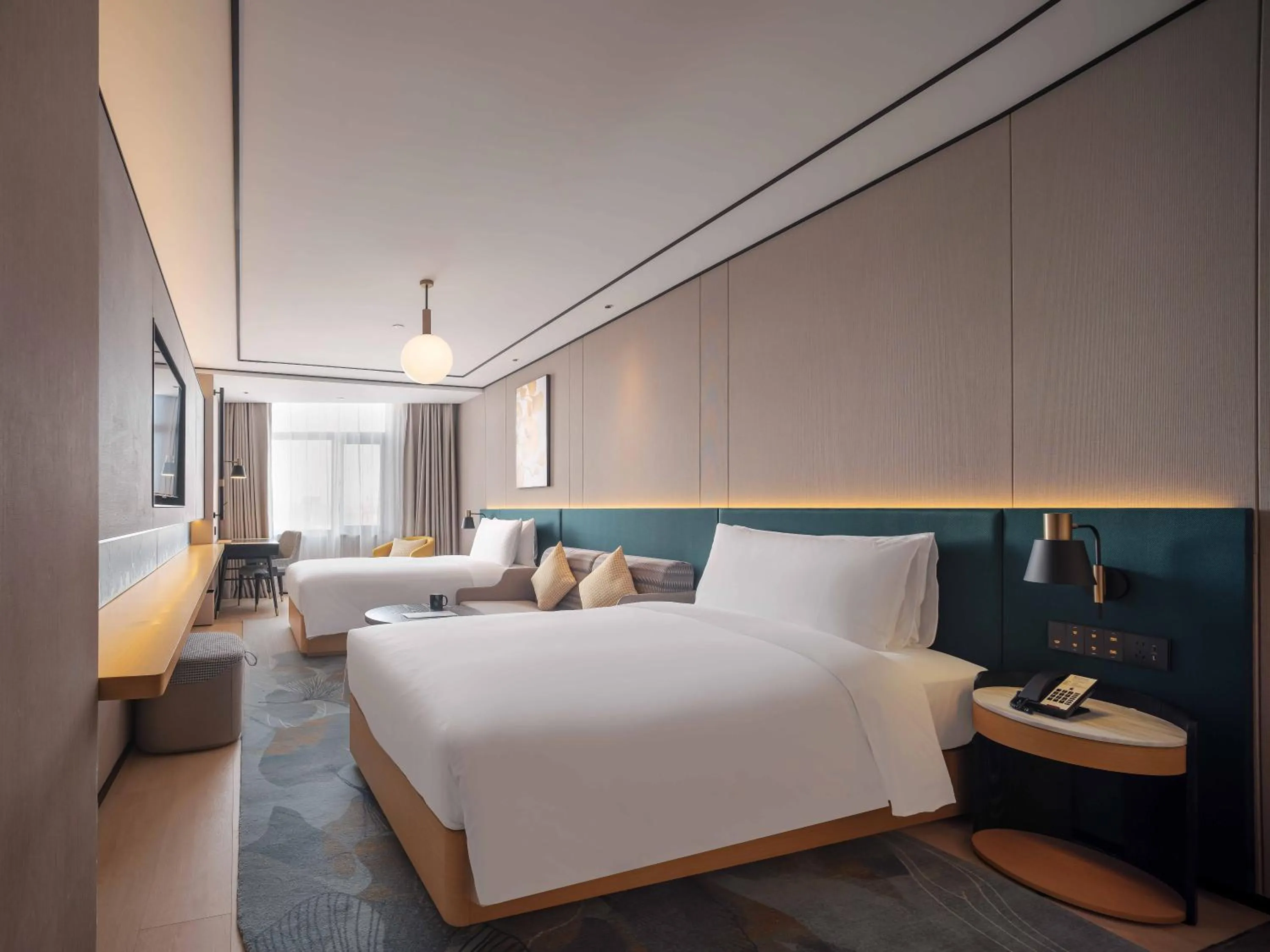 Bed in Hilton Garden Inn Beijing Temple Of Heaven East Gate Station l Free Laundry Facility