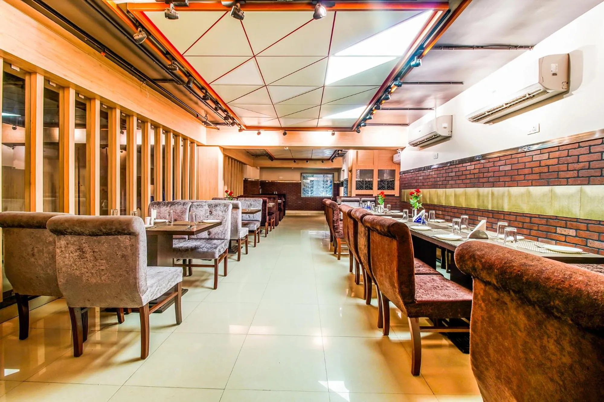 Restaurant/places to eat in FabHotel Palash Residency Ranchi Railway Station