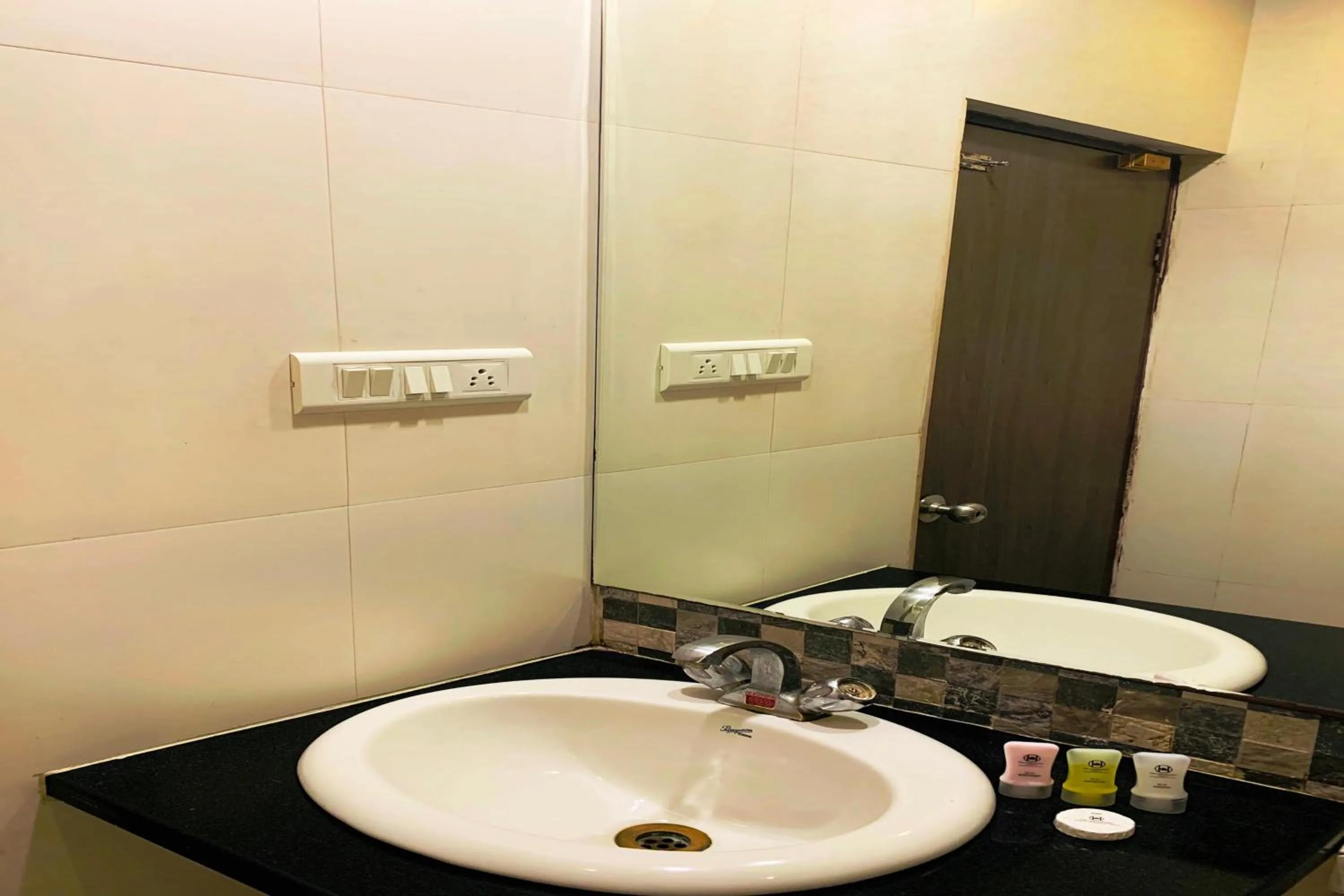 Bathroom in The Ambassador - Hotel & Conference Center