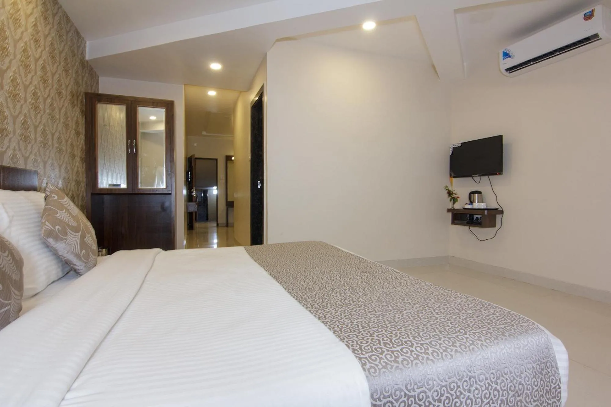 Strand Resort
