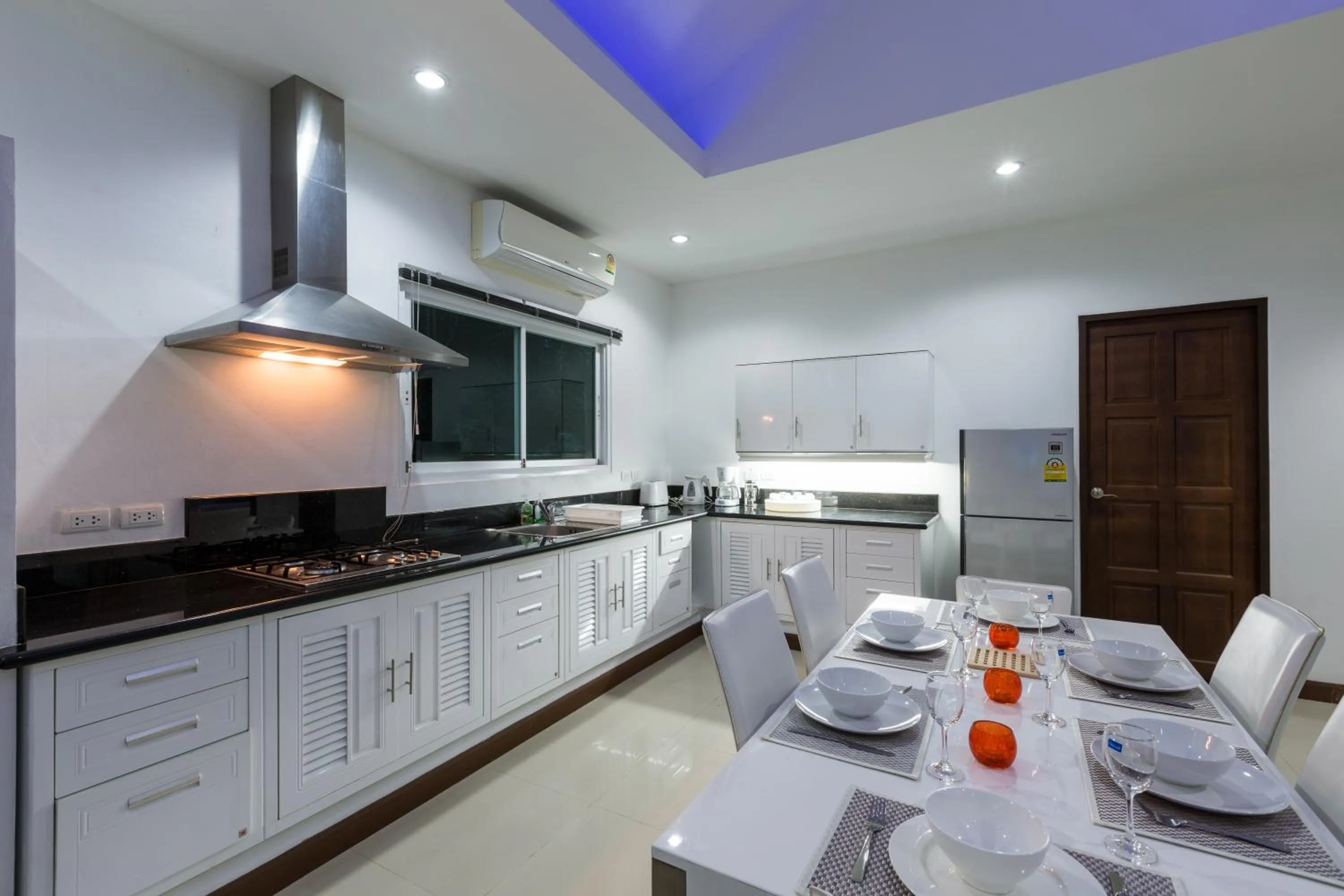 Kitchen or kitchenette in Chalong - 4 Bedroom Private Pool Villa - Phuket
