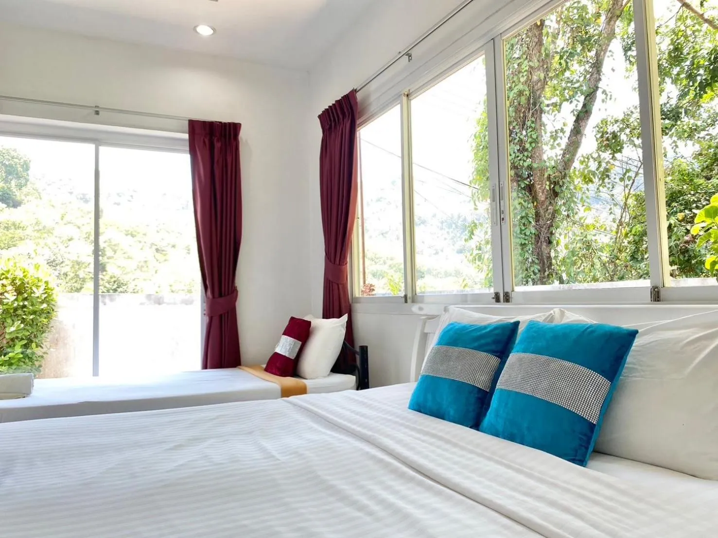 Bed in Chalong - 4 Bedroom Private Pool Villa - Phuket