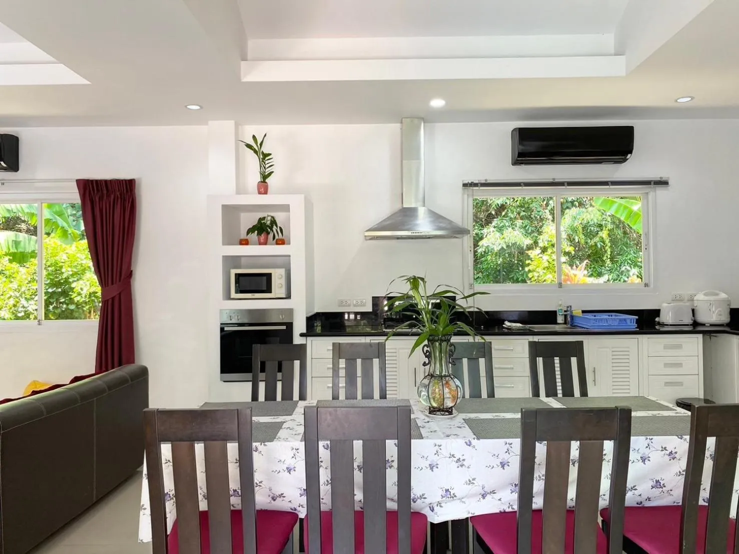 Kitchen or kitchenette in Chalong - 4 Bedroom Private Pool Villa - Phuket
